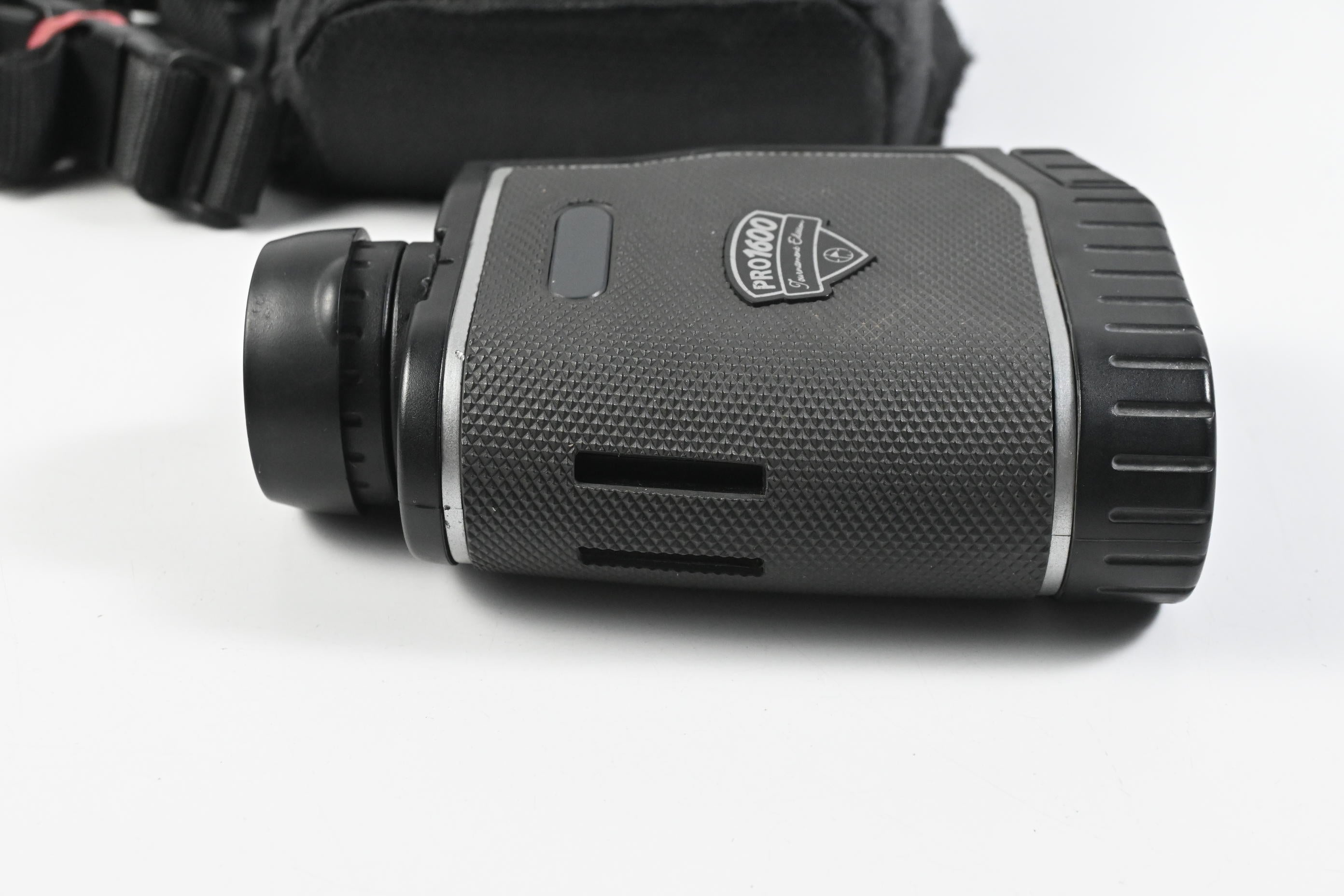 Bushnell Pro 1600 / Rangefinder
