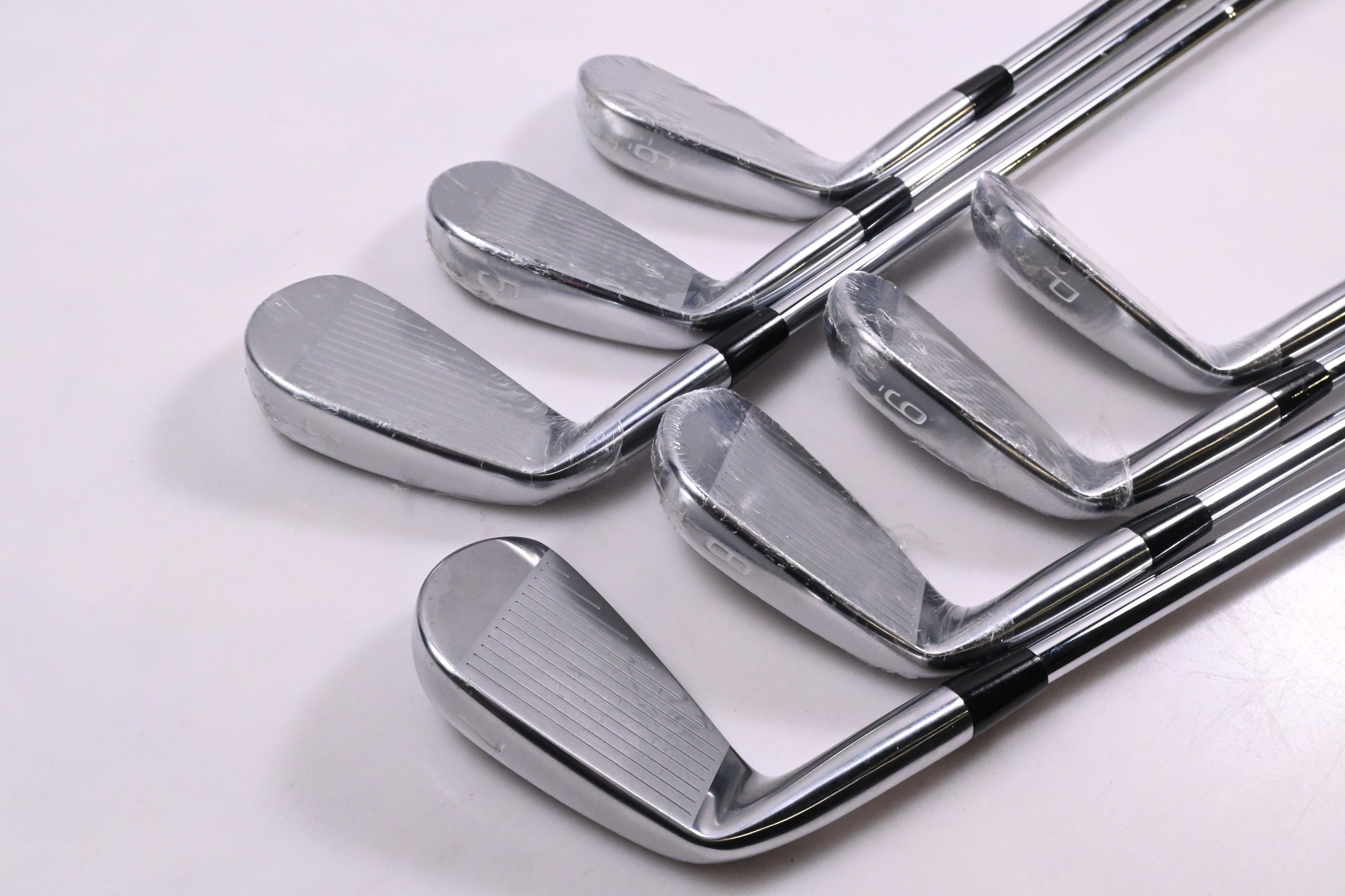 Mizuno Pro 243 Irons / 4-PW / Regular Flex Dynamic Gold Mid 100 R300 Shafts