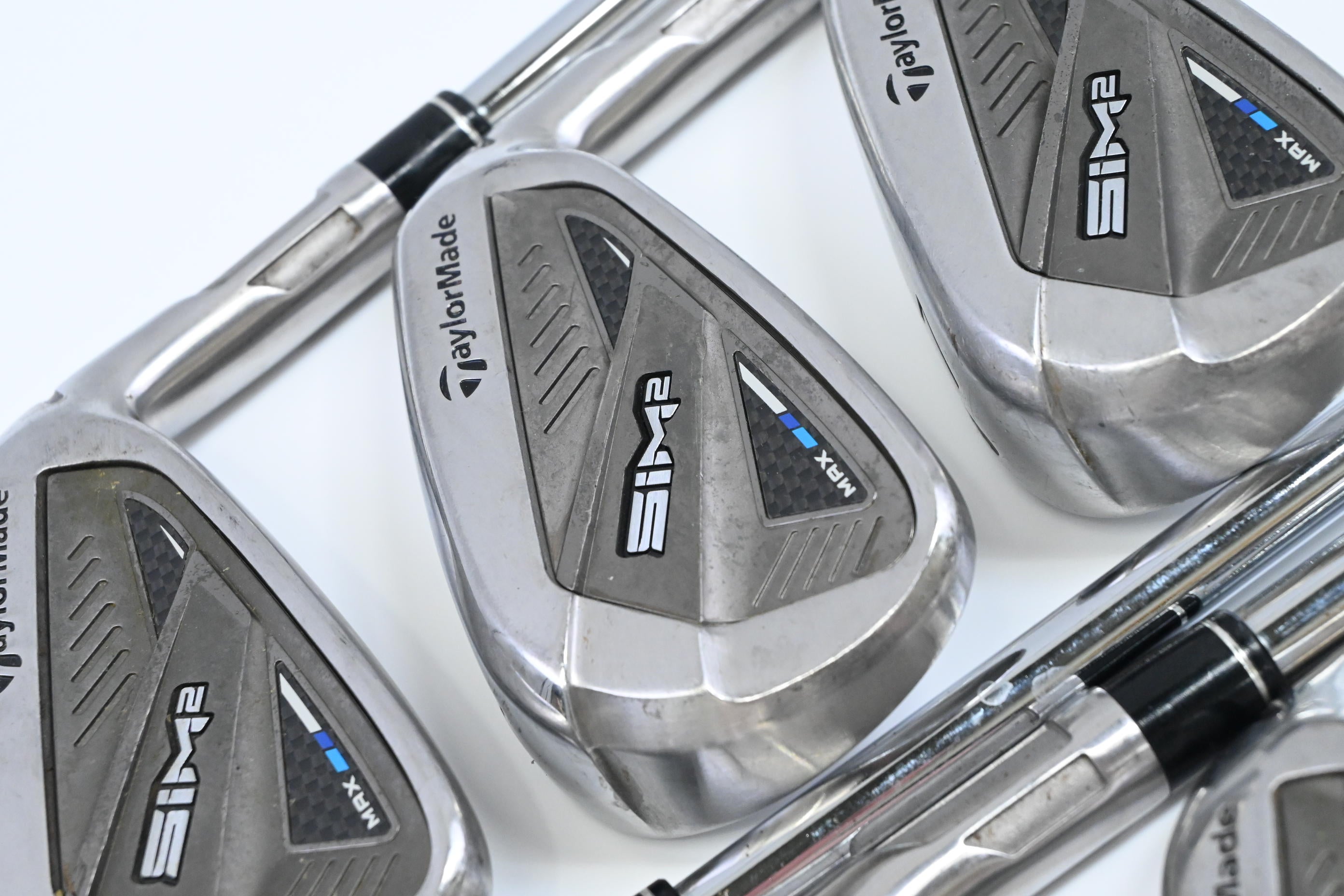 Taylormade SIM2 Max Irons / 5-PW+SW / Regular Flex KBS MAX MT 85 Shafts