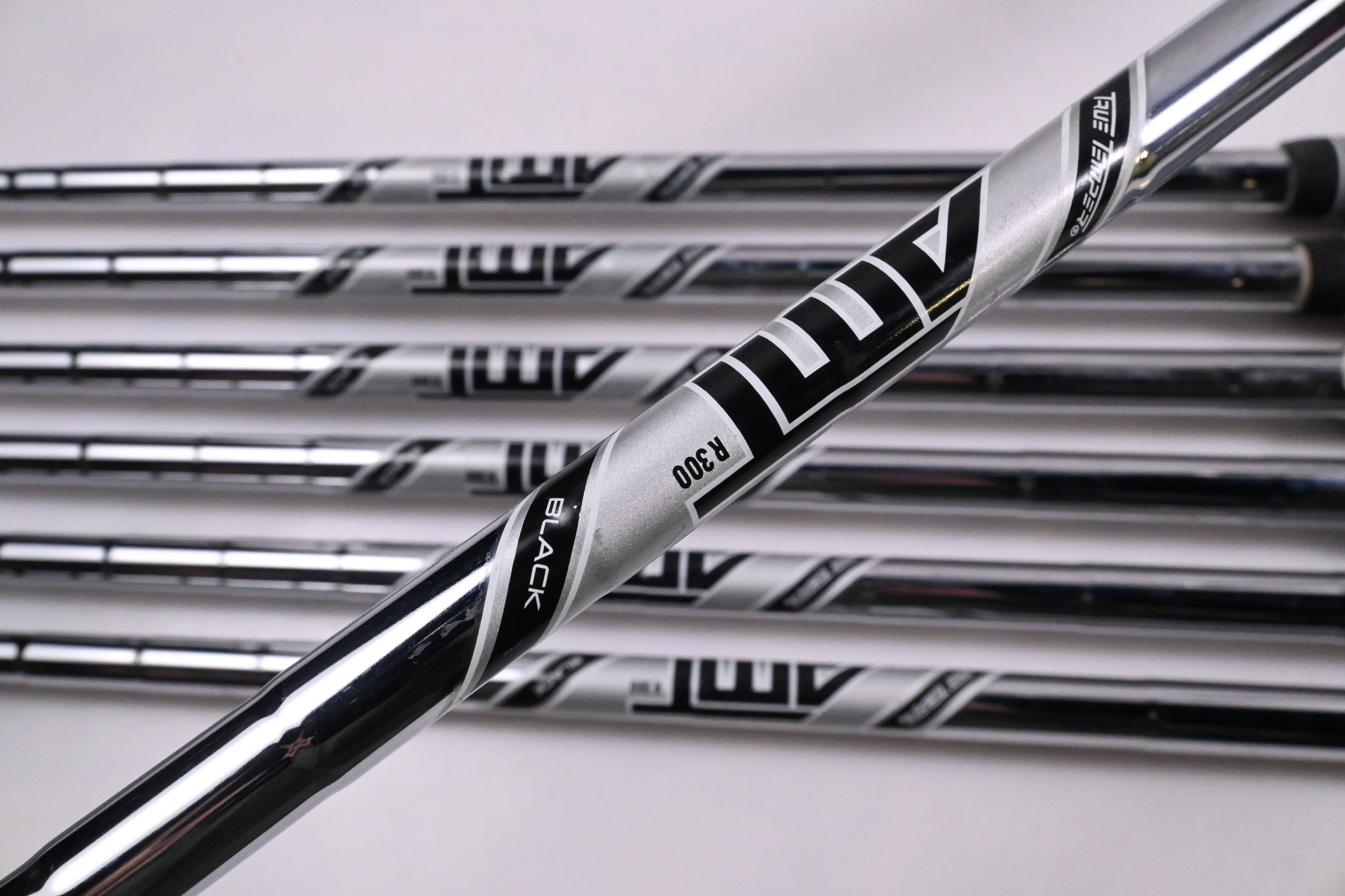 Titleist T200 2019 Irons / 5-PW+48° / Regular Flex AMT Black R300 Shafts