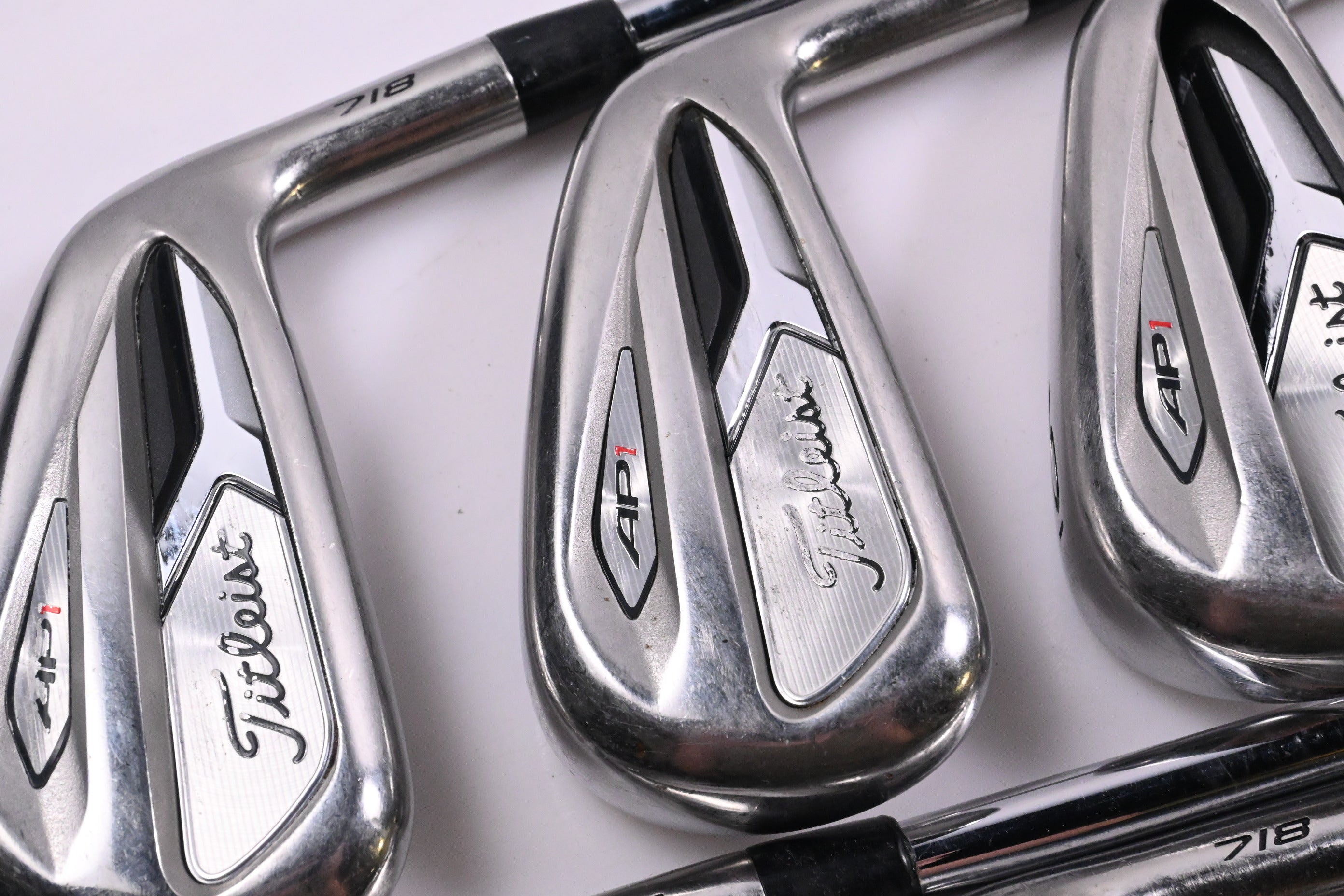 Titleist 718 AP1 Irons / 4-PW+48° / Regular Flex AMT Red R300 Shafts