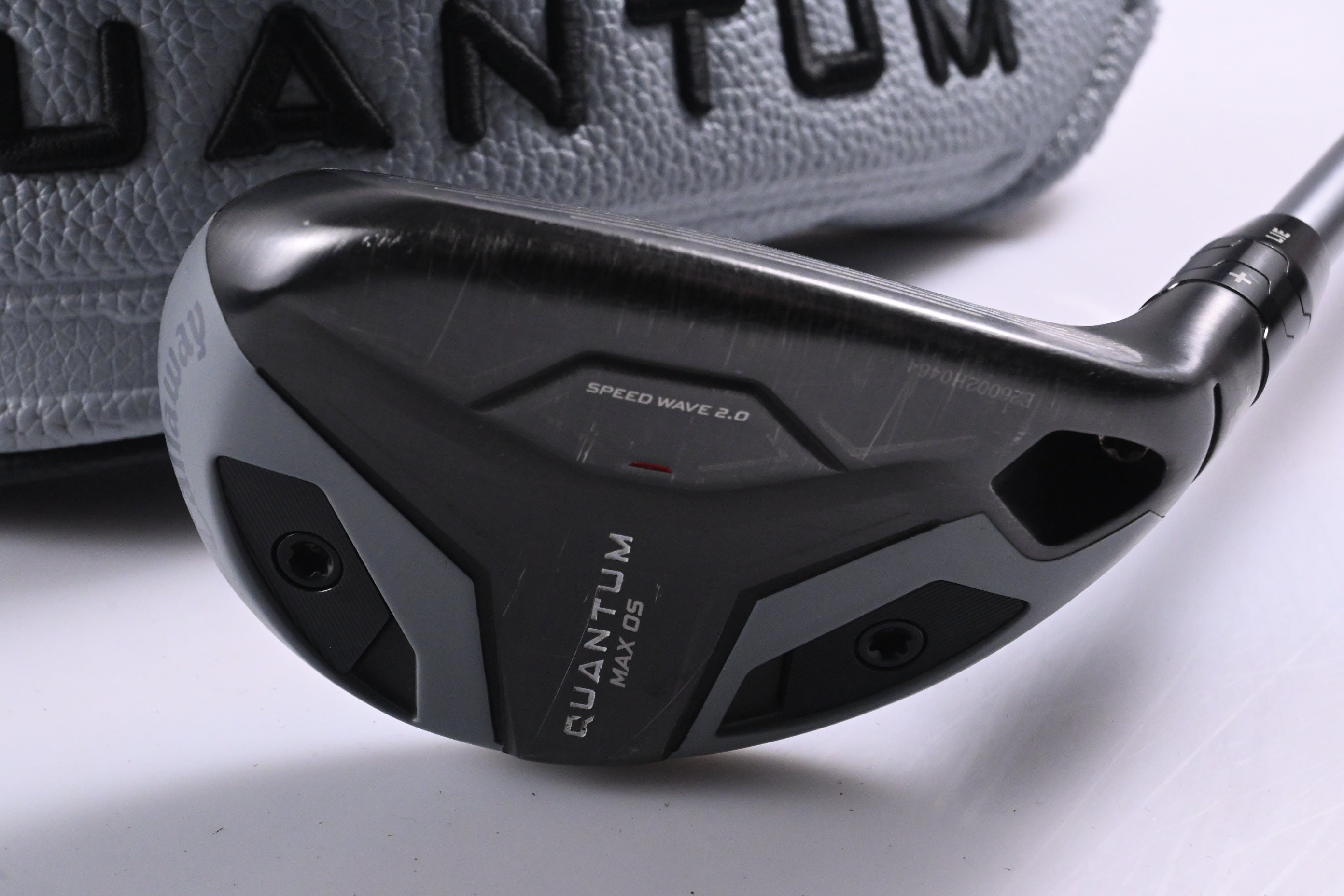 Callaway Quantum Max OS #6 Hybrid / 26 Degree / Regular Flex Denali Frost Silver