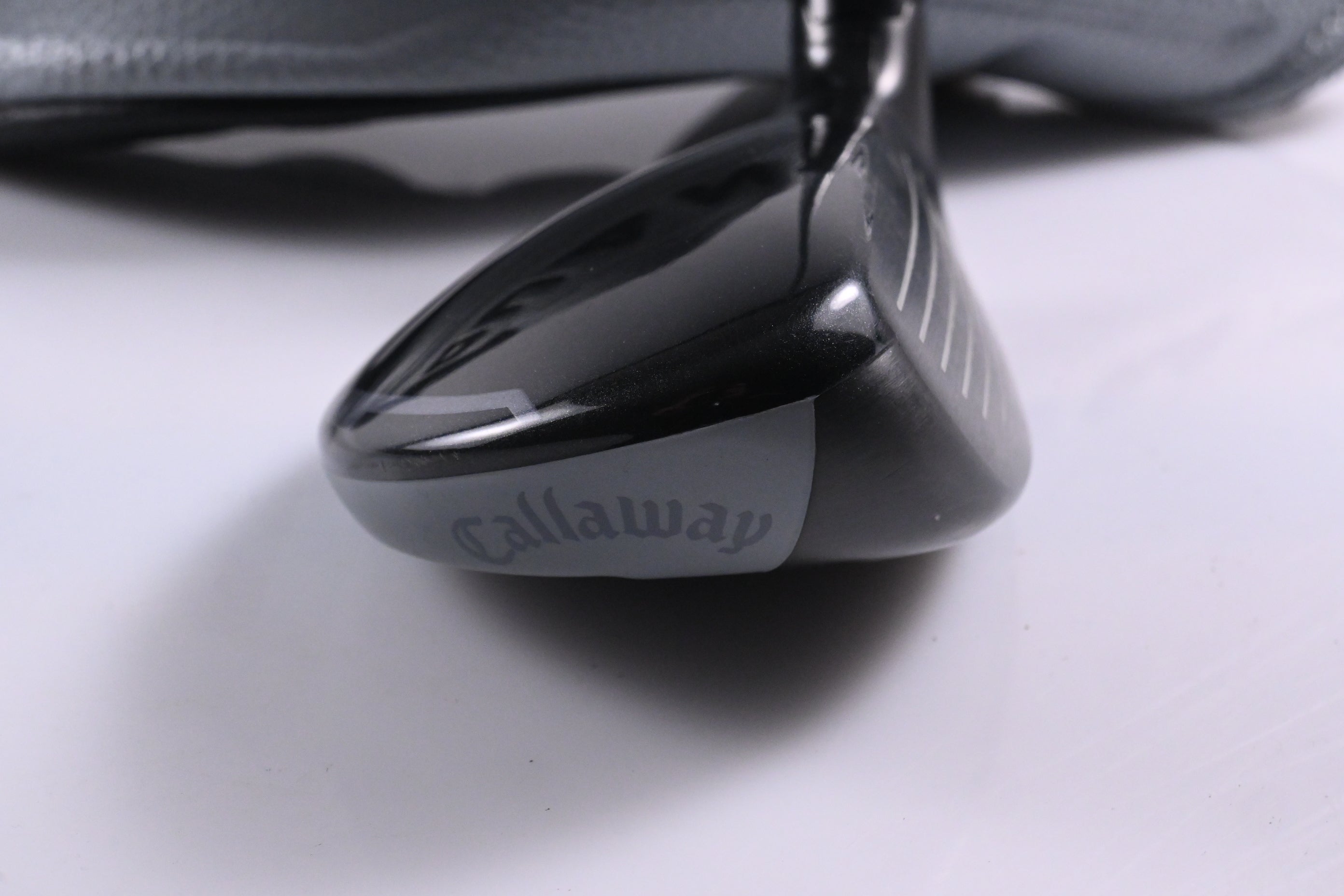 Callaway Quantum Max OS #6 Hybrid / 26 Degree / Regular Flex Denali Frost Silver