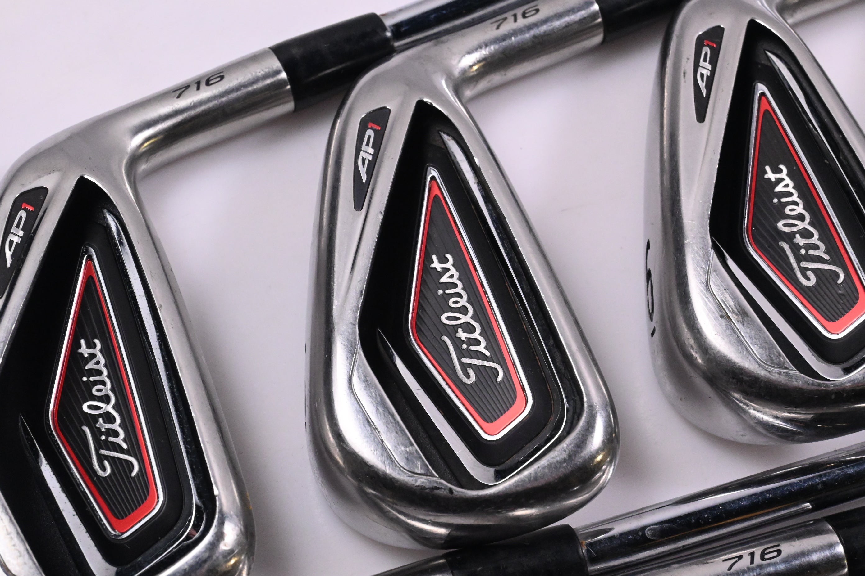 Titleist 712 AP1 Irons / 4-PW+GW / Regular Flex XP 90 R300 Shafts