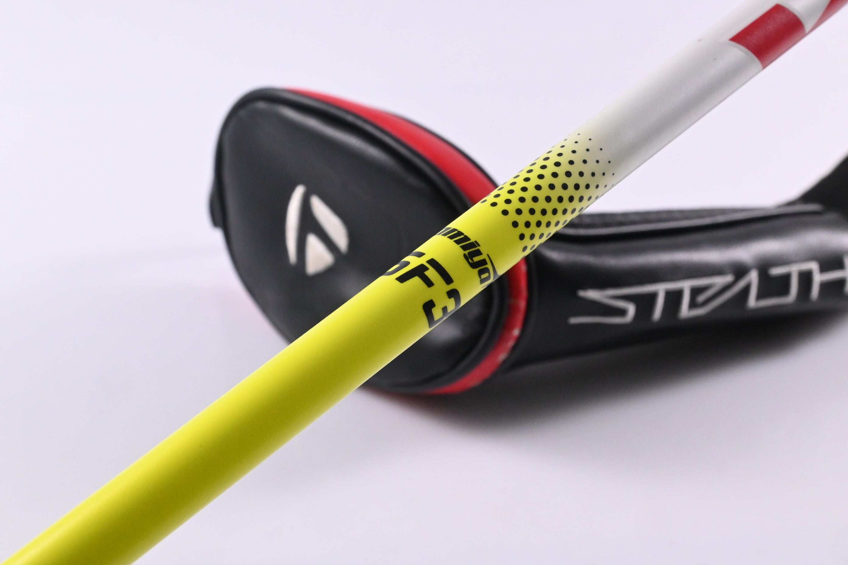 Left Hand Taylormade Stealth #3 Hybrid / 19 Degree / Regular Flex UST ProForce