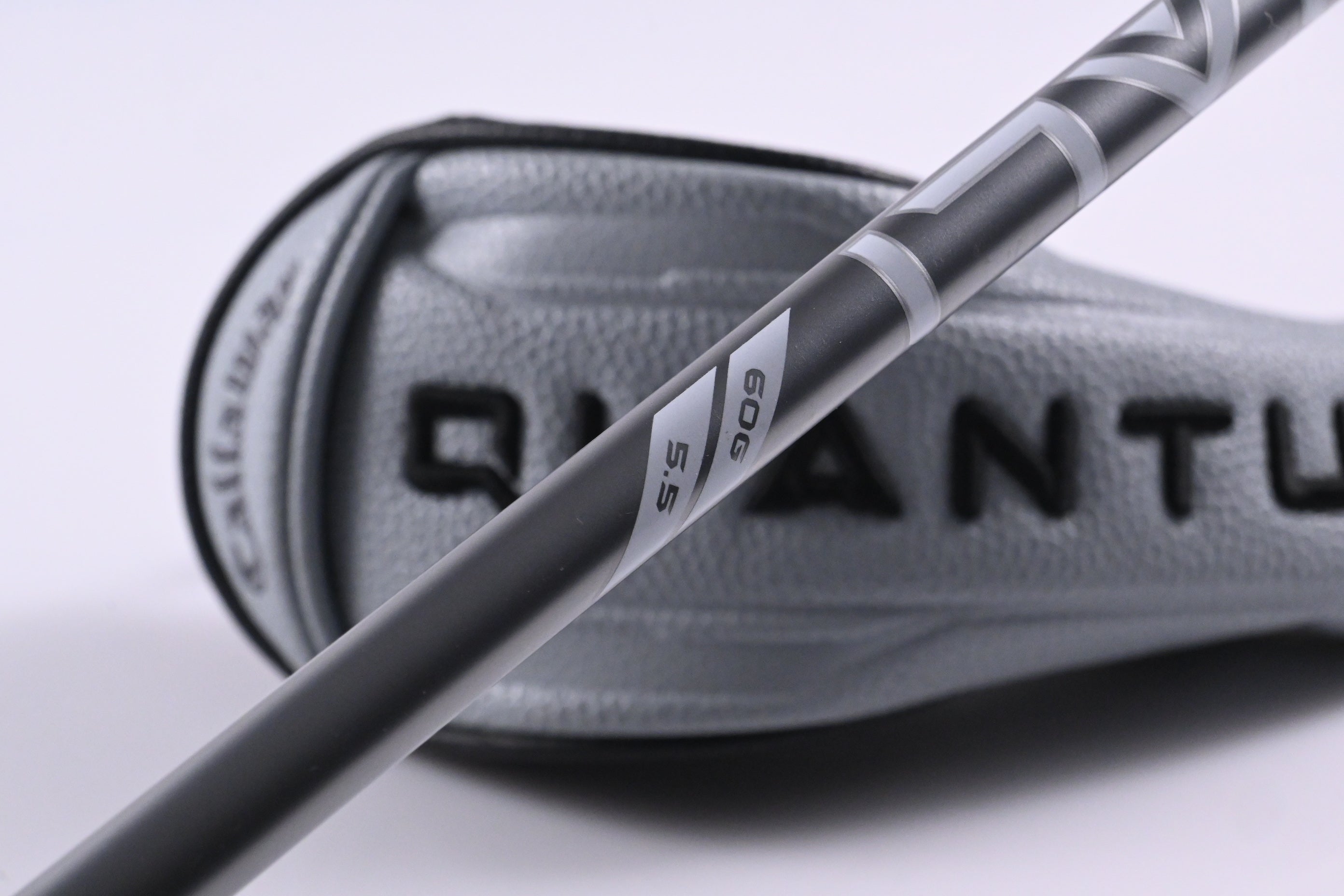 Callaway Quantum Max OS #6 Hybrid / 26 Degree / Regular Flex Denali Frost Silver