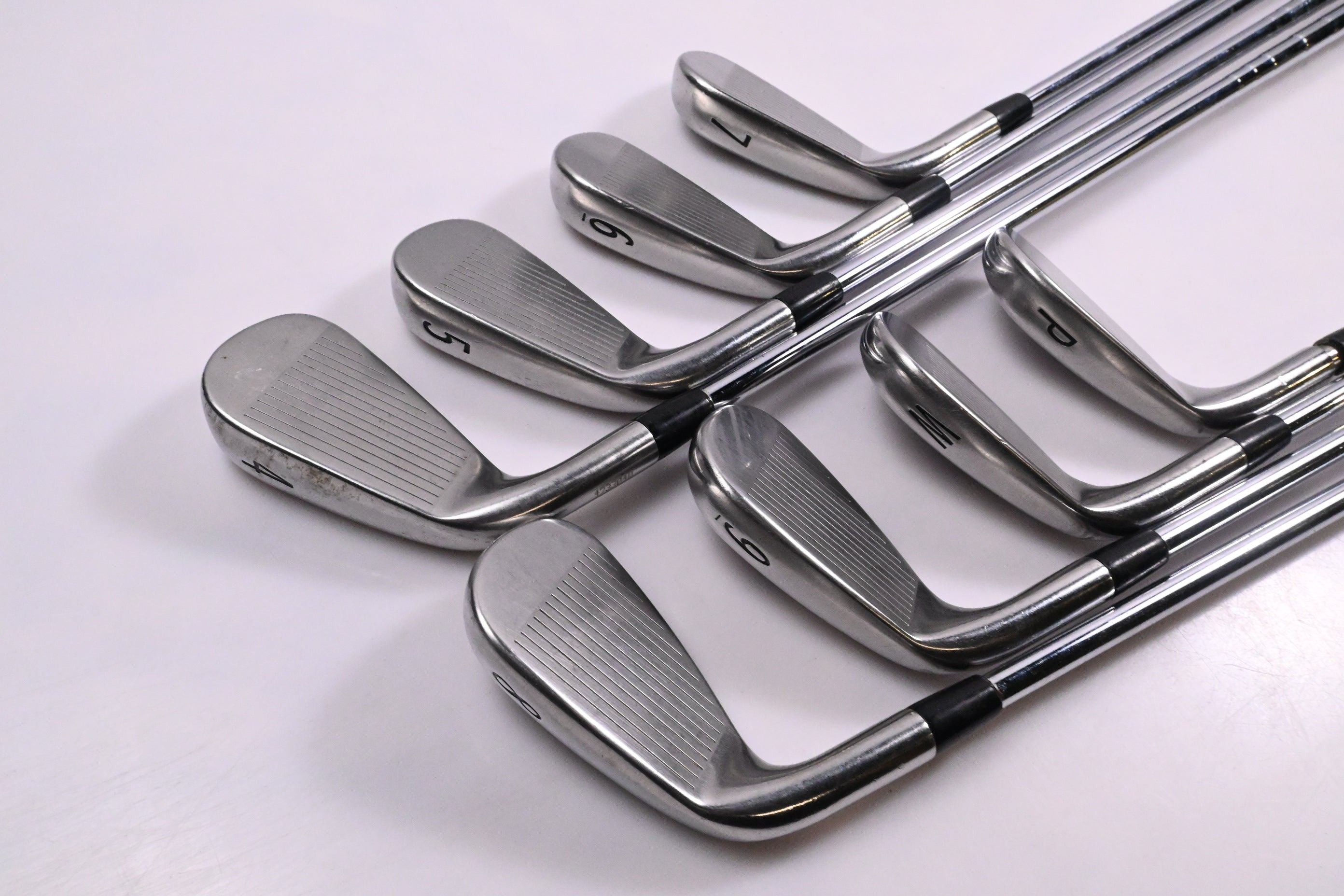 Titleist 712 AP1 Irons / 4-PW+GW / Regular Flex XP 90 R300 Shafts