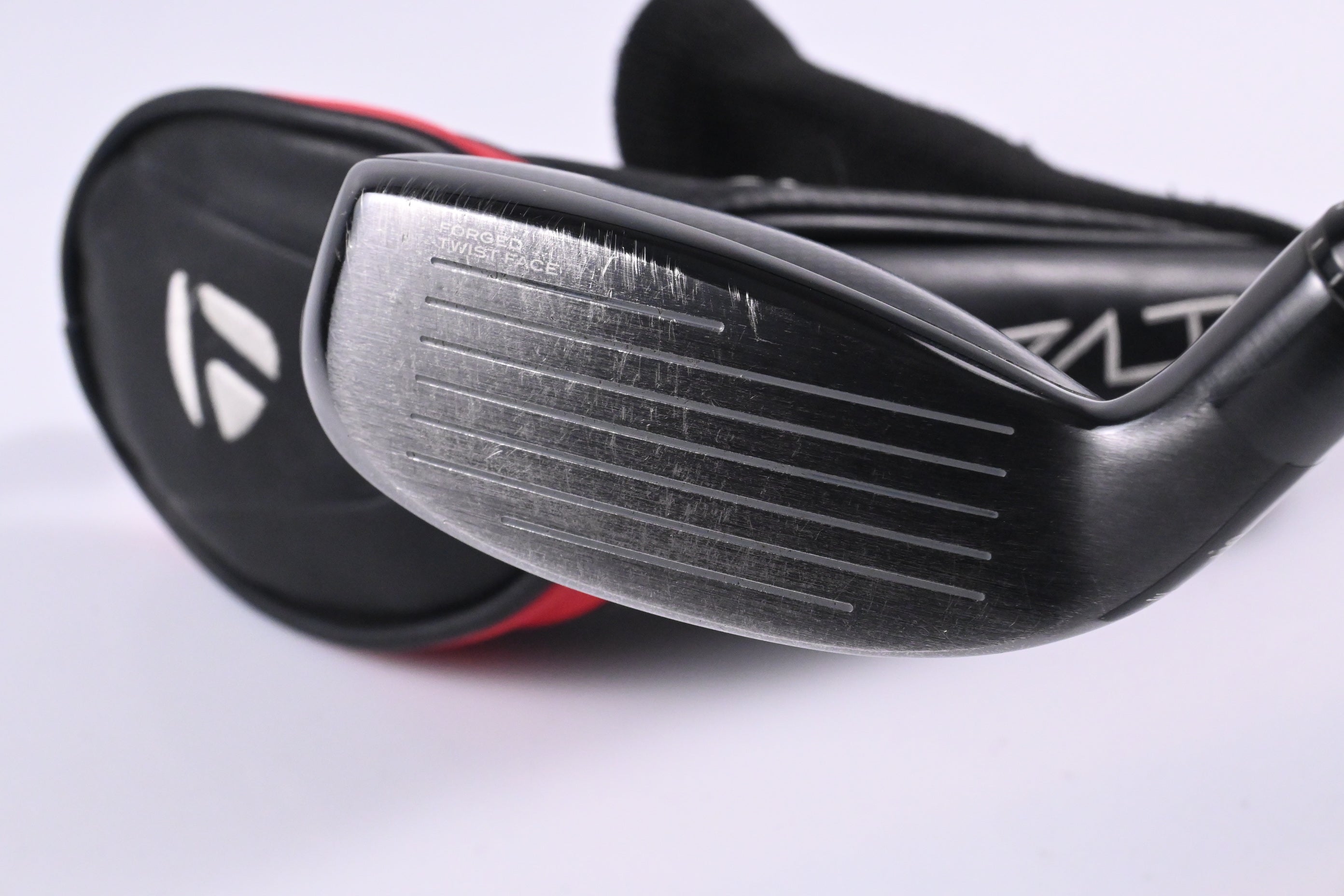 Taylormade Stealth Plus #3 Hybrid / 19.5 Degree / Regular Flex UST Proforce V2 Shaft