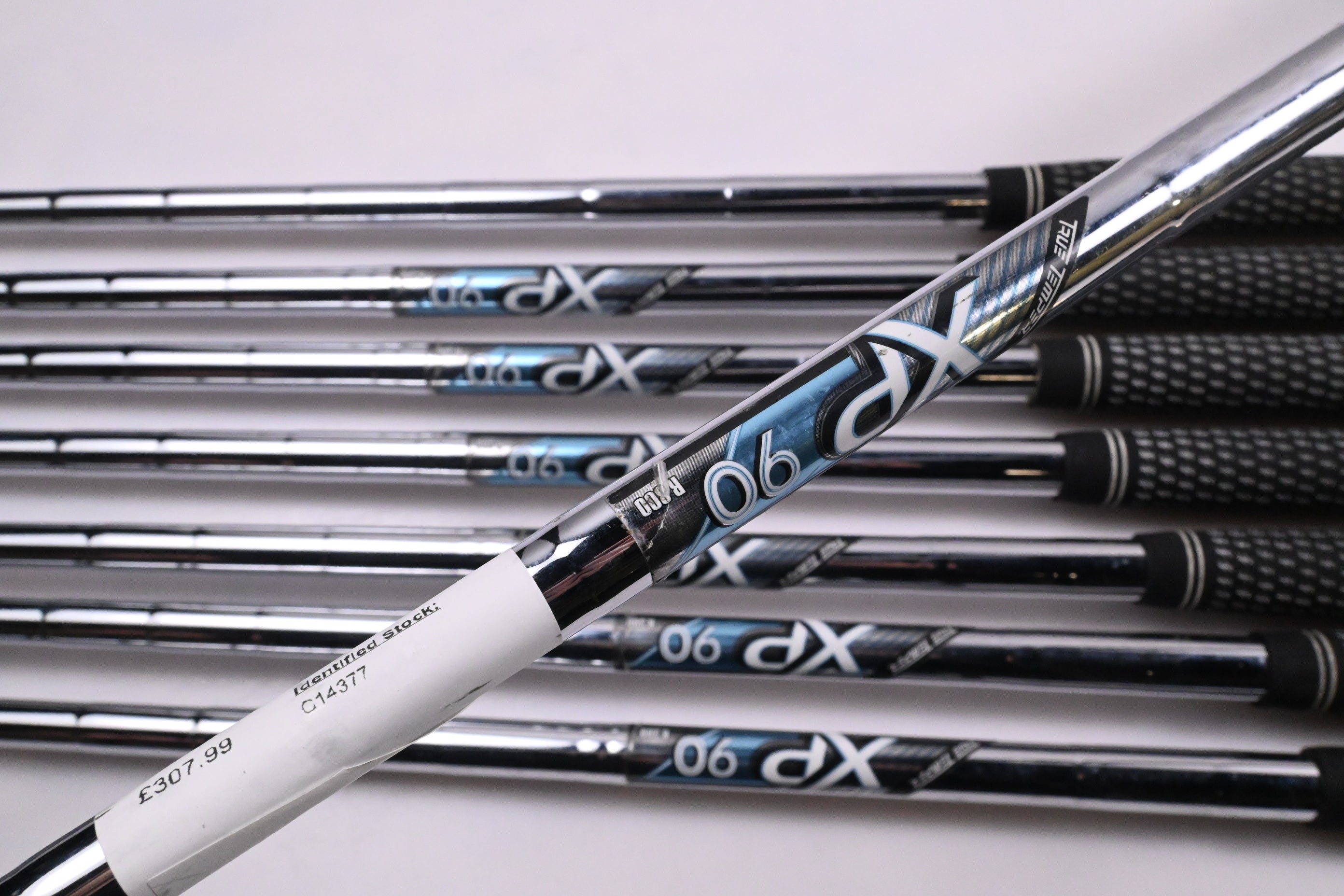 Titleist 712 AP1 Irons / 4-PW+GW / Regular Flex XP 90 R300 Shafts