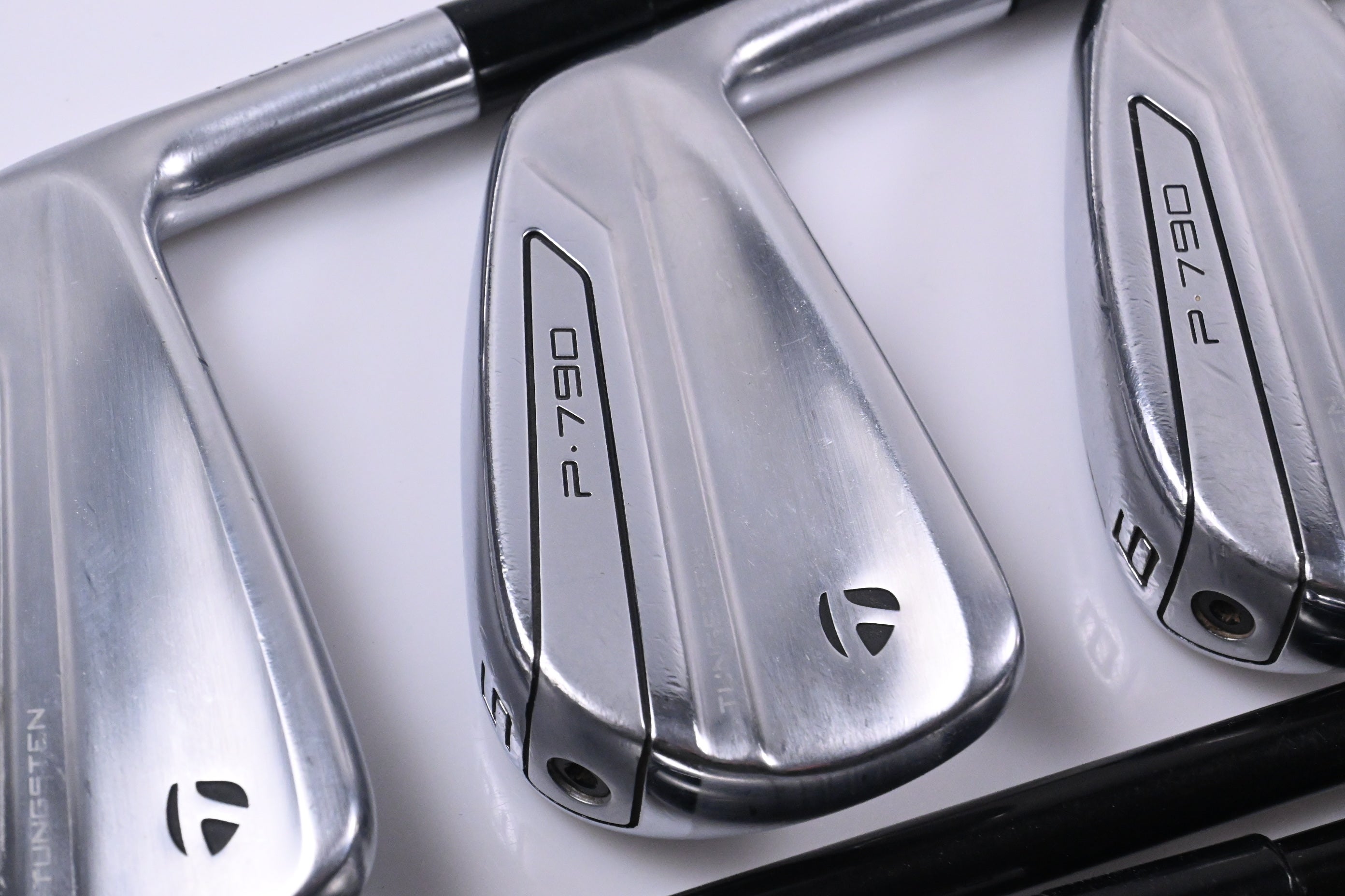 Taylormade P790 2019 Irons / 4-PW / Regular Flex MMT 65 Shafts