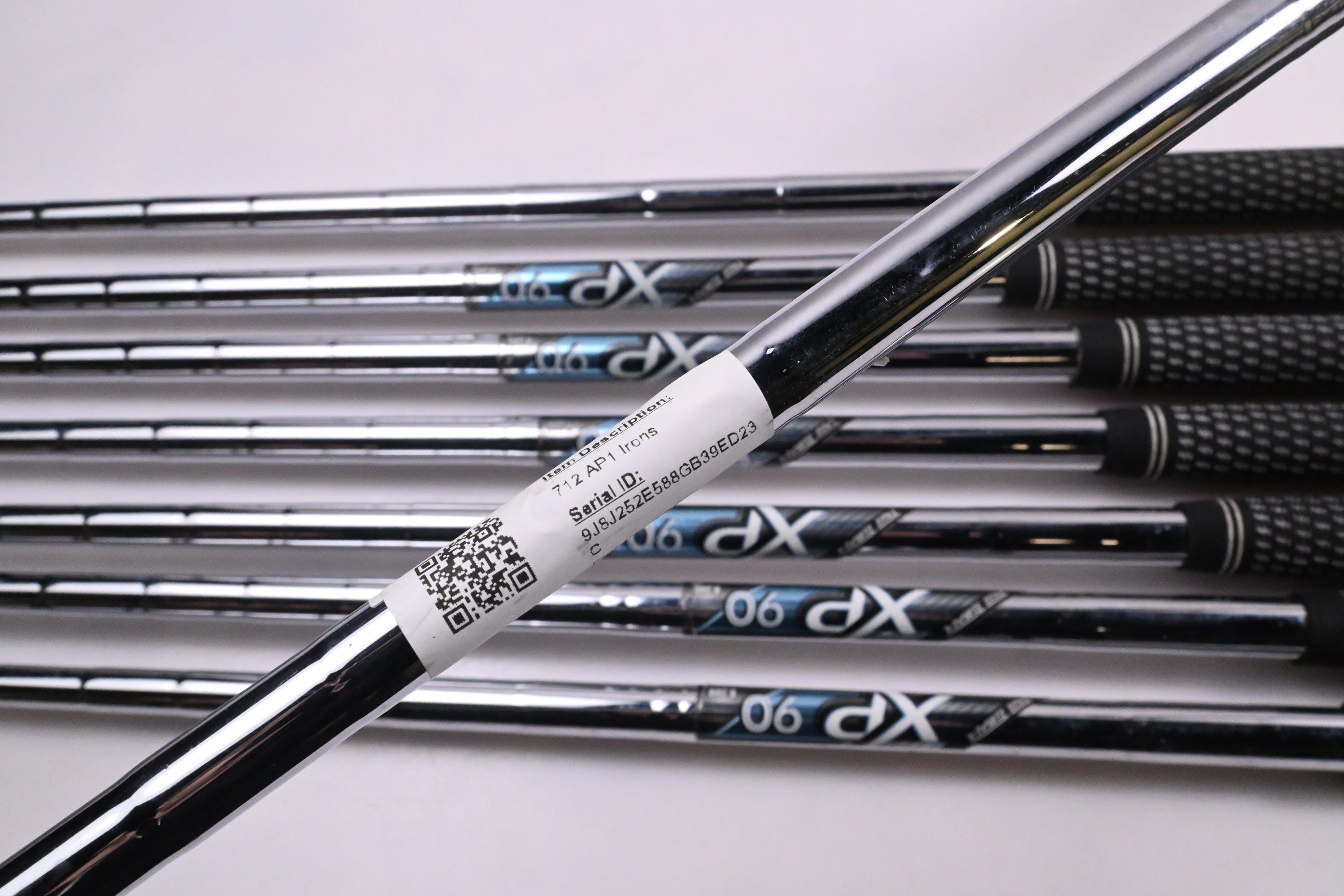 Titleist 712 AP1 Irons / 4-PW+GW / Regular Flex XP 90 R300 Shafts