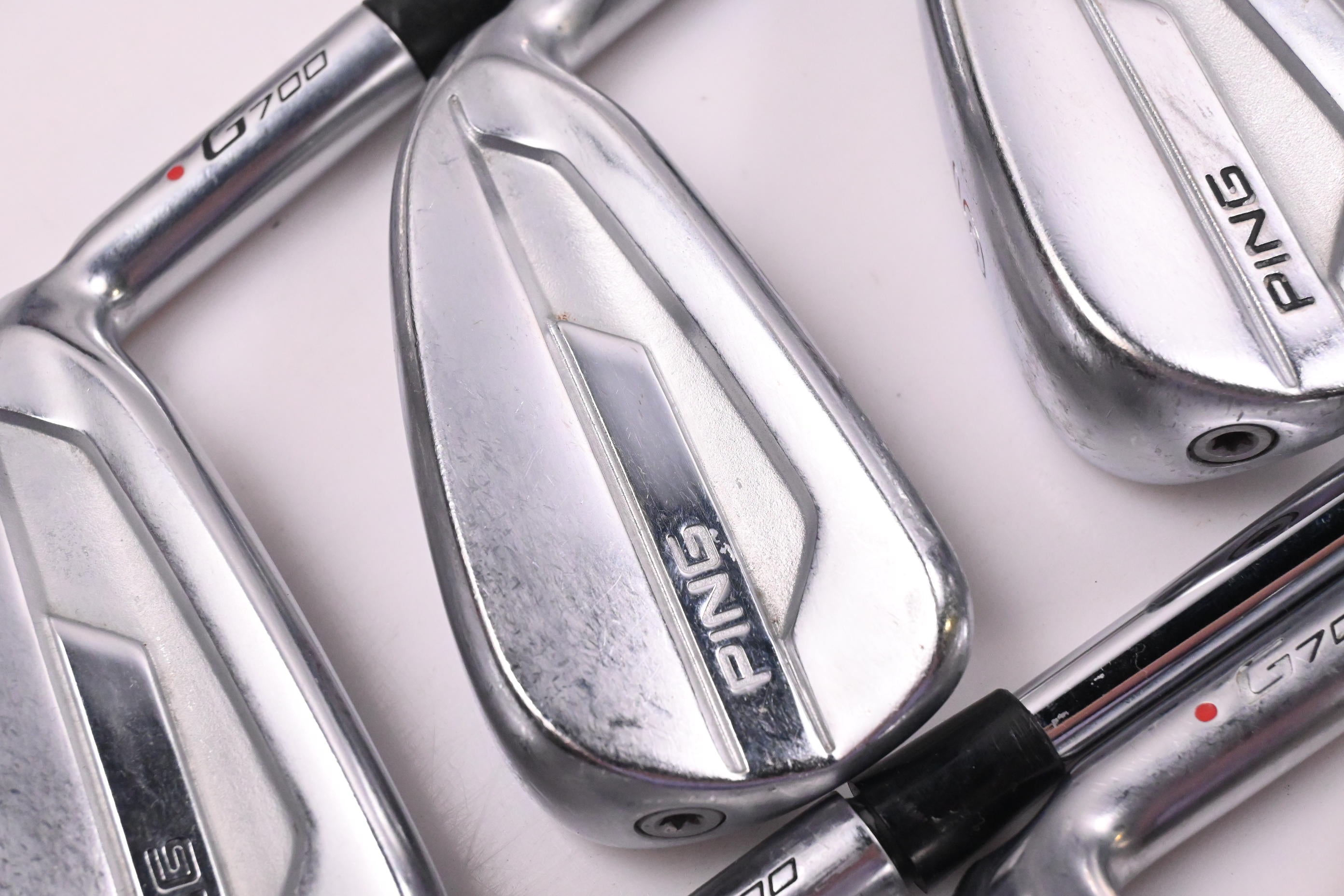 Ping G700 Irons / 4-PW+UW / Red Dot / Regular Flex Dynamic Gold 105 R300 Shafts