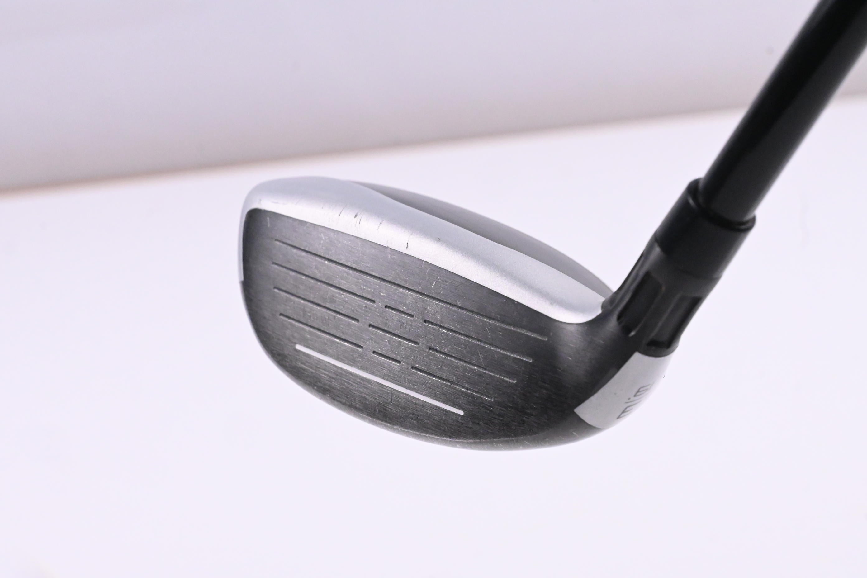 Taylormade M4 #3 Hybrid / 19 Degree / Regular Flex Fujikura Atmos Red 6 Shaft