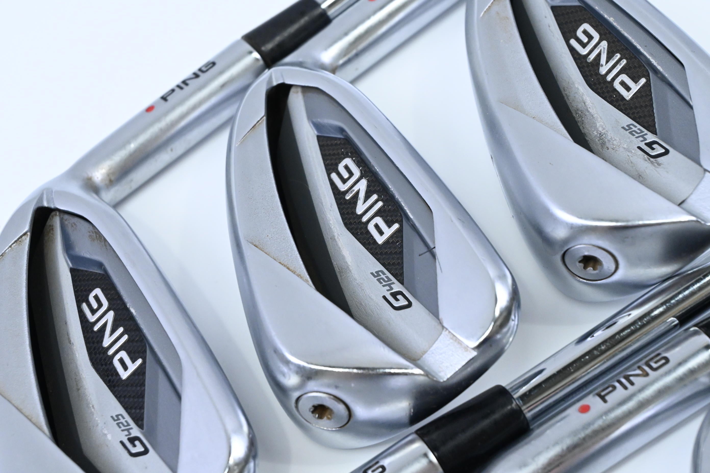 Ping G425 Irons / 5-PW / Red Dot / Regular Flex Ping AWT 2.0 Shafts