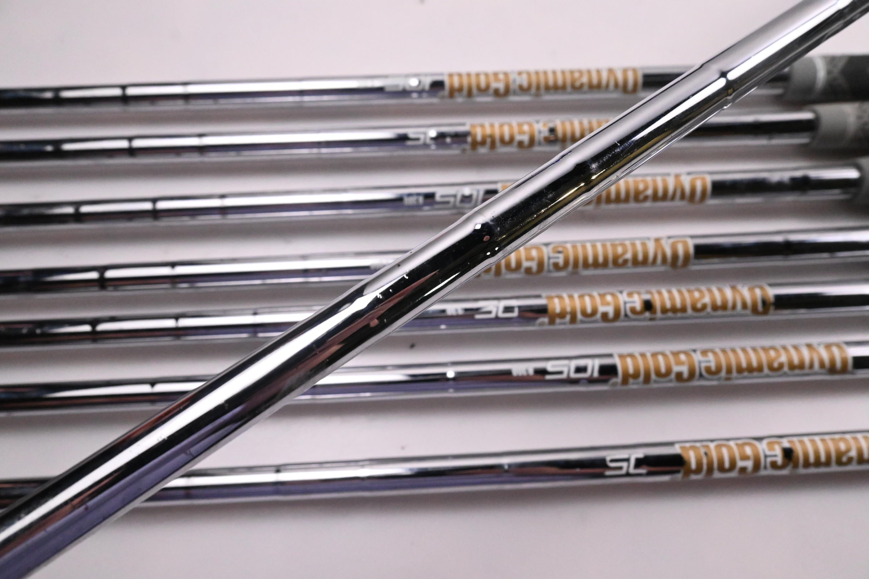 Ping G700 Irons / 4-PW+UW / Red Dot / Regular Flex Dynamic Gold 105 R300 Shafts