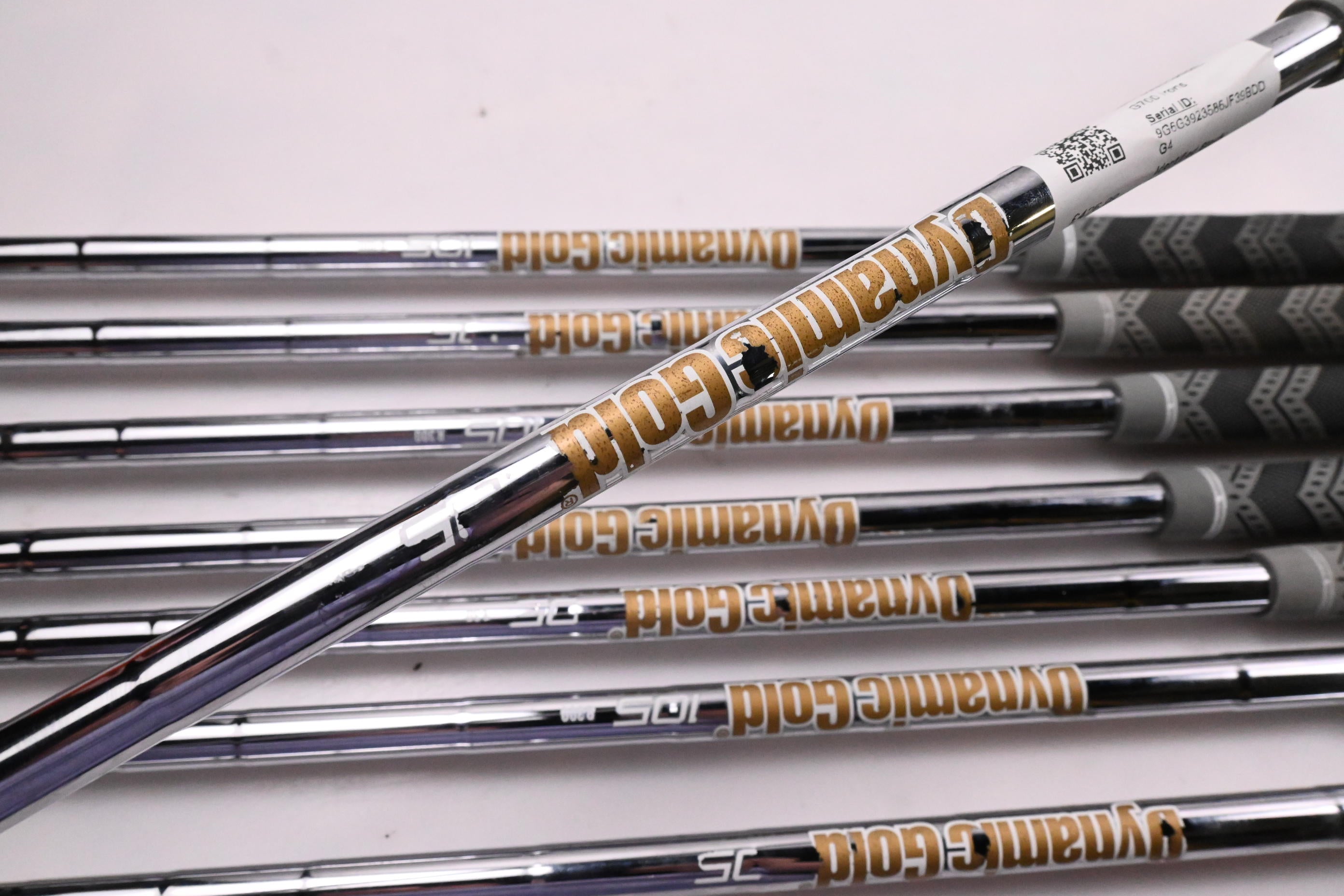 Ping G700 Irons / 4-PW+UW / Red Dot / Regular Flex Dynamic Gold 105 R300 Shafts