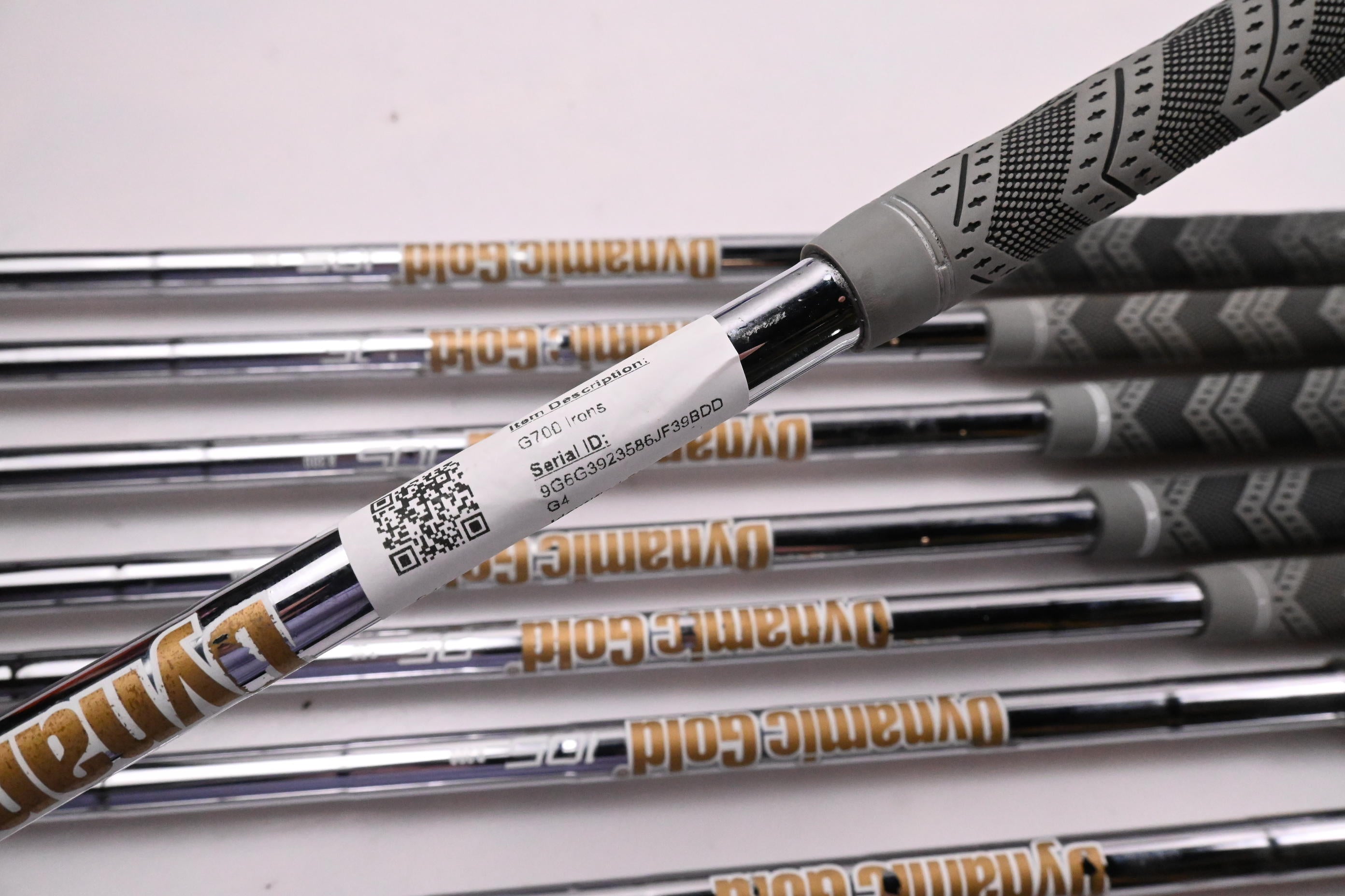 Ping G700 Irons / 4-PW+UW / Red Dot / Regular Flex Dynamic Gold 105 R300 Shafts