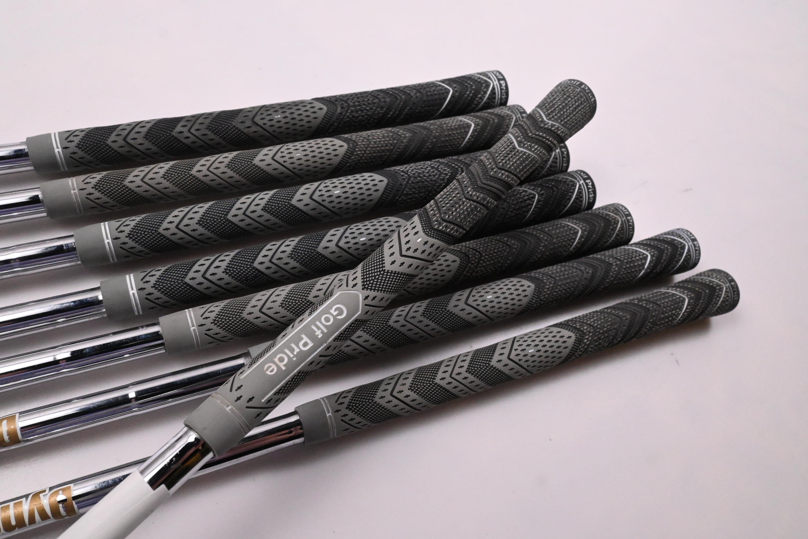 Ping G700 Irons / 4-PW+UW / Red Dot / Regular Flex Dynamic Gold 105 R300 Shafts