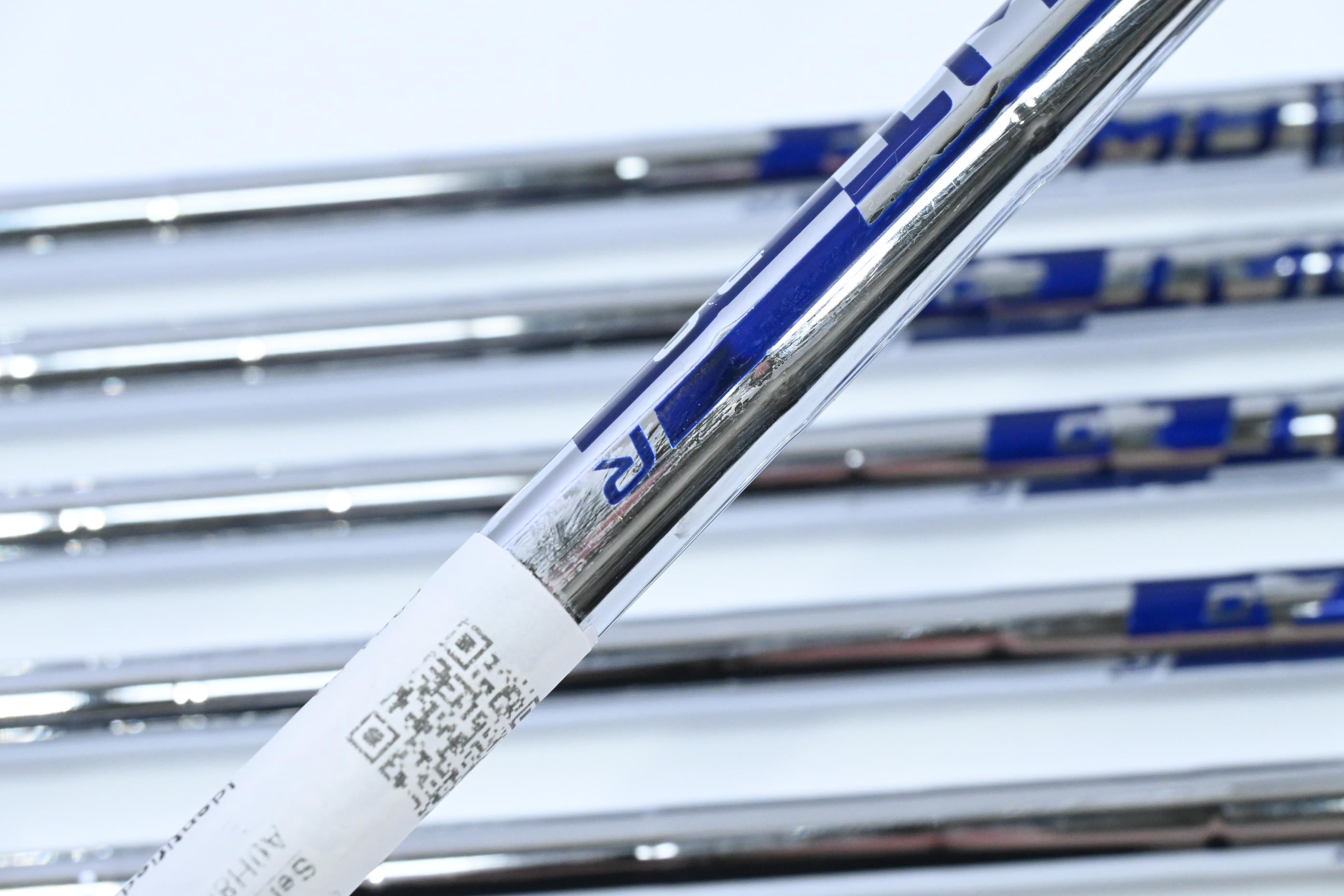 Ping G425 Irons / 5-PW / Red Dot / Regular Flex Ping AWT 2.0 Shafts