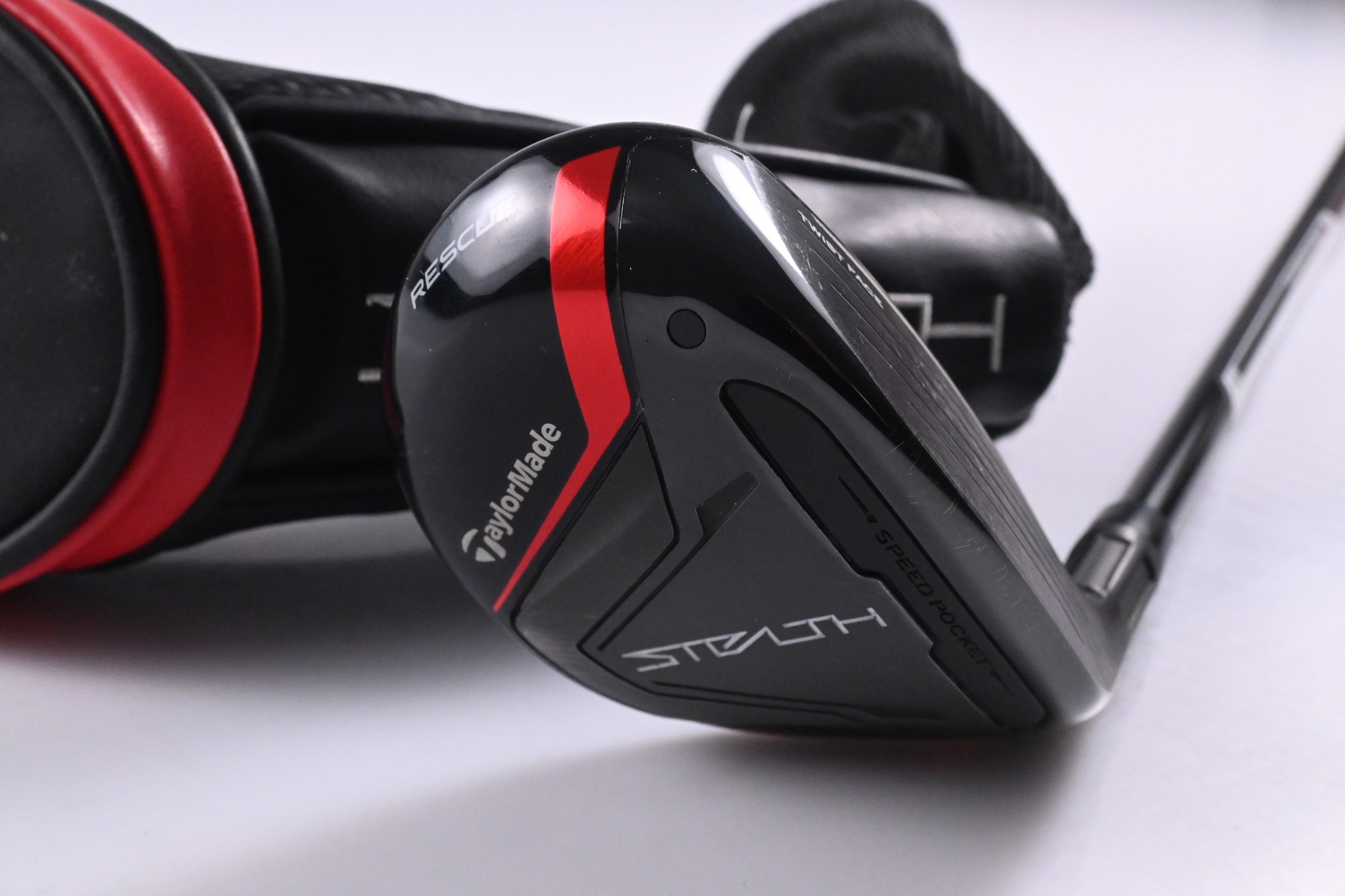 Taylormade Stealth #3 Hybrid / 19 Degree / Regular Flex Fujikura Ventus Red 6