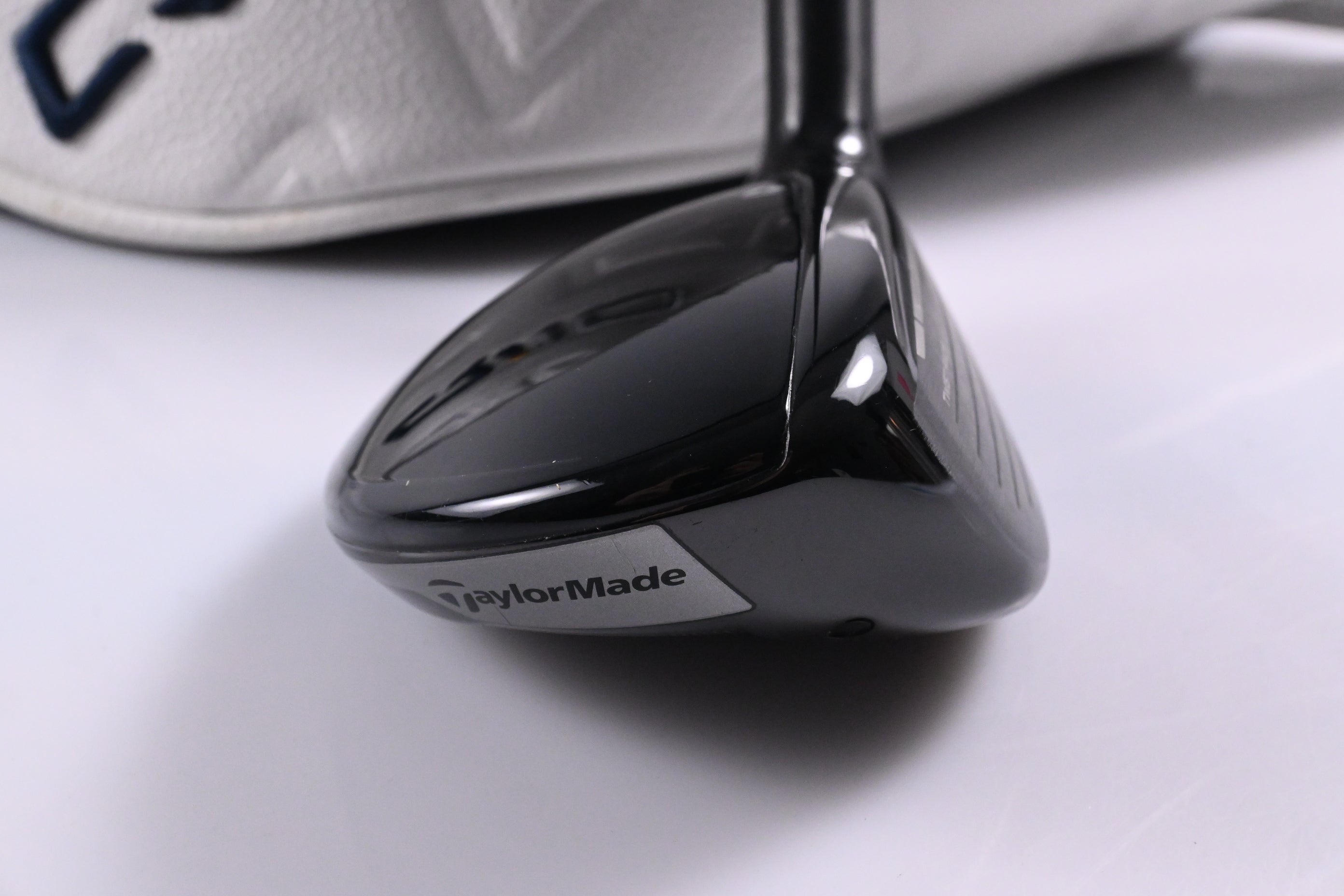 Taylormade Qi10 #6 Hybrid / 28 Degree / Regular Flex Fujikura Ventus TR Blue 6