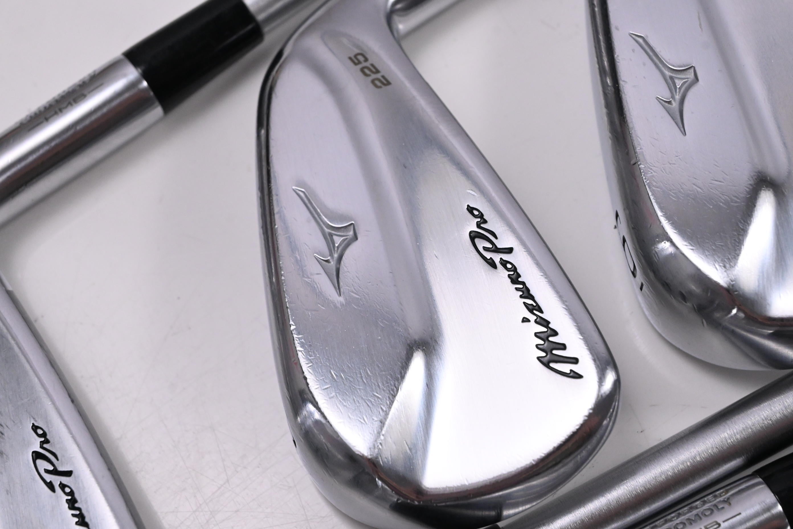 Mizuno Pro 225 Irons / 4-PW / X-Flex KBS Tour C-Taper 130 Shafts