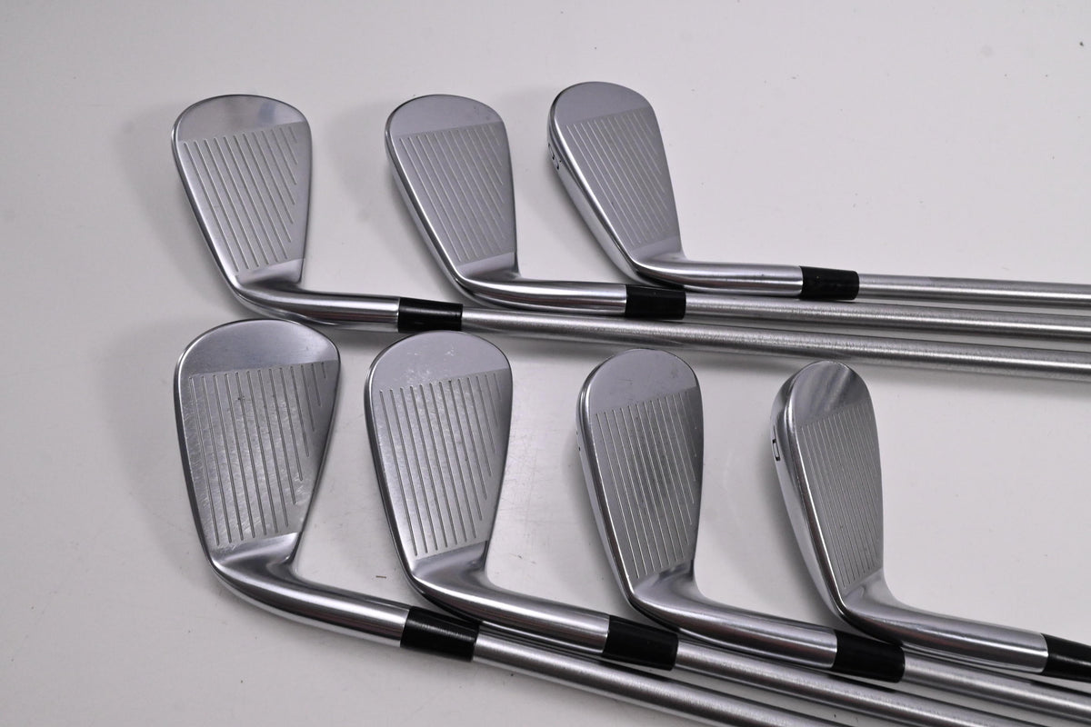 Mizuno Pro 225 Irons / 4-PW / X-Flex KBS Tour C-Taper 130 Shafts