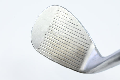 Cleveland 588 RTX Gap Wedge / 52 Degree / Wedge Flex Dynamic Gold Shaft
