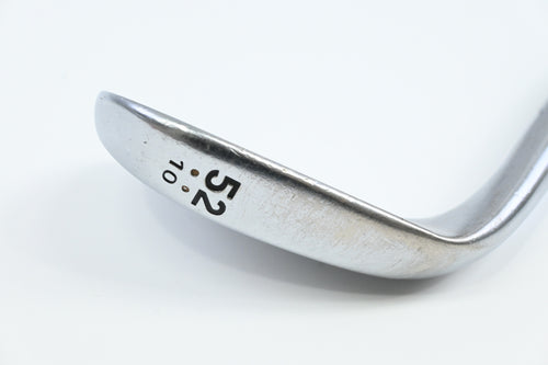 Cleveland 588 RTX Gap Wedge / 52 Degree / Wedge Flex Dynamic Gold Shaft