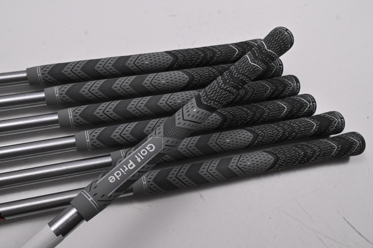 Mizuno Pro 225 Irons / 4-PW / X-Flex KBS Tour C-Taper 130 Shafts