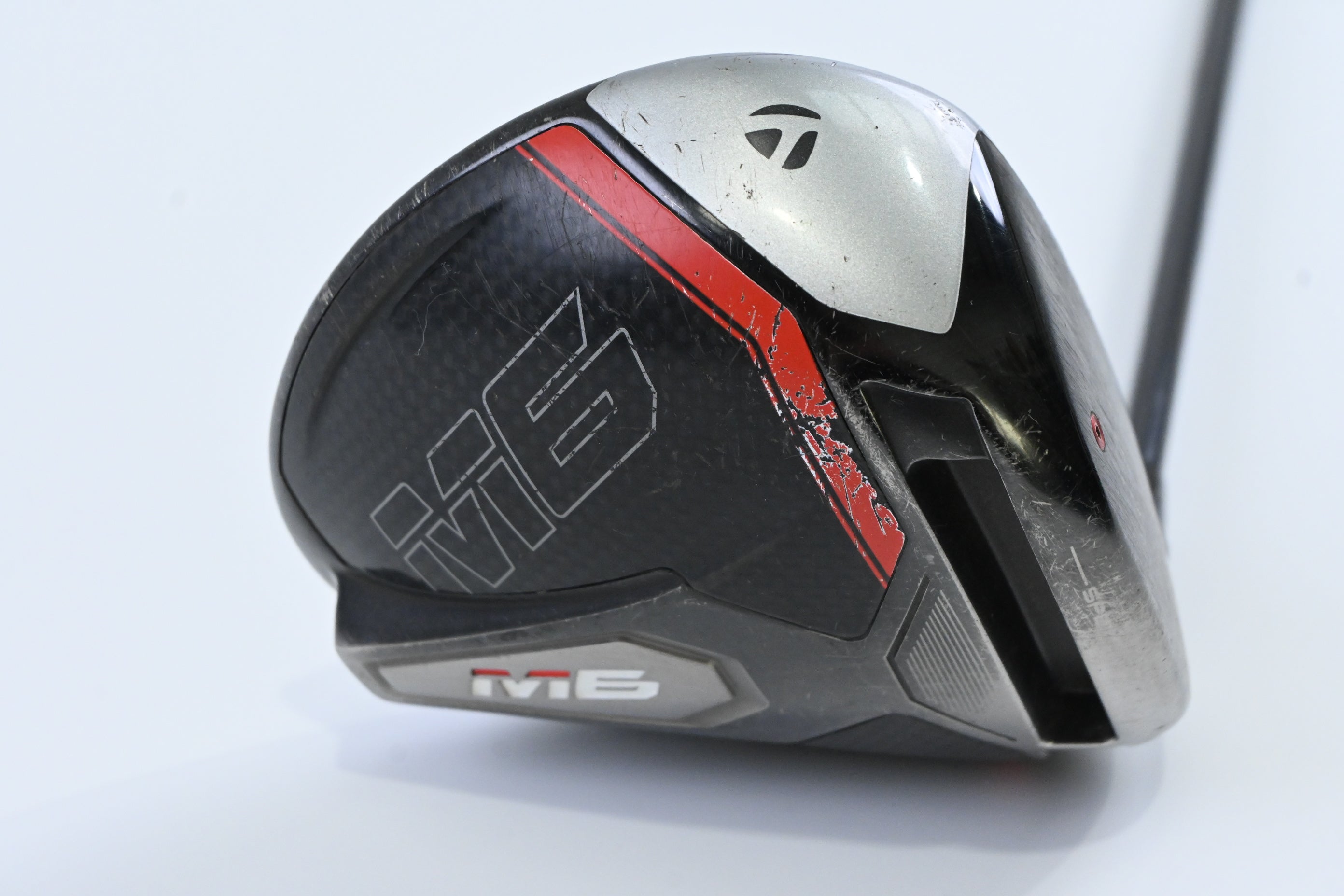 Taylormade M6 Driver / 10.5 Degree / Regular Flex Fujikura Atmos Orange 5 Shaft