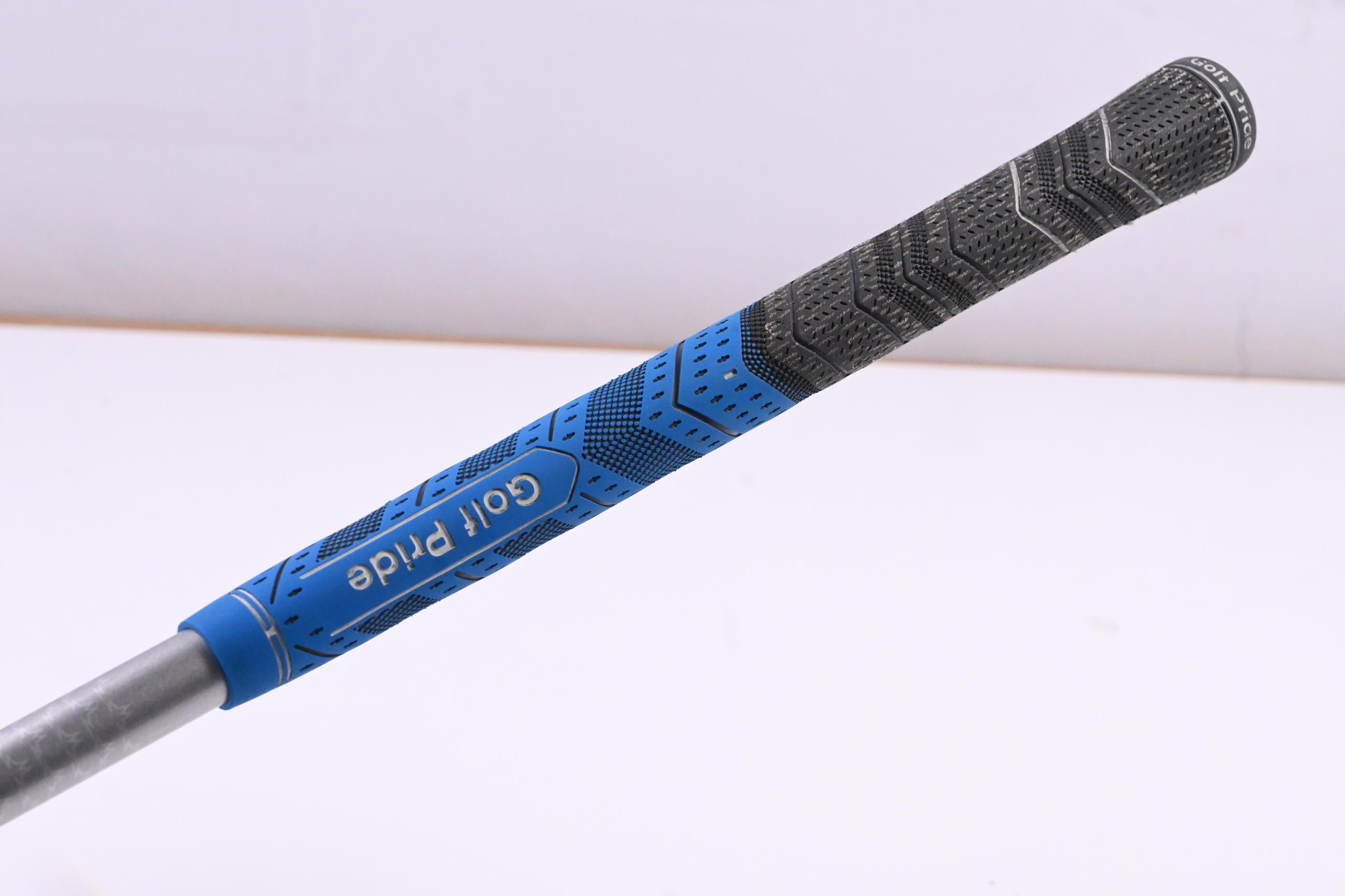 Taylormade SIM2 #4 Hybrid / 22 Degree / Stiff Flex Tensei AV Raw Blue 80 Shaft