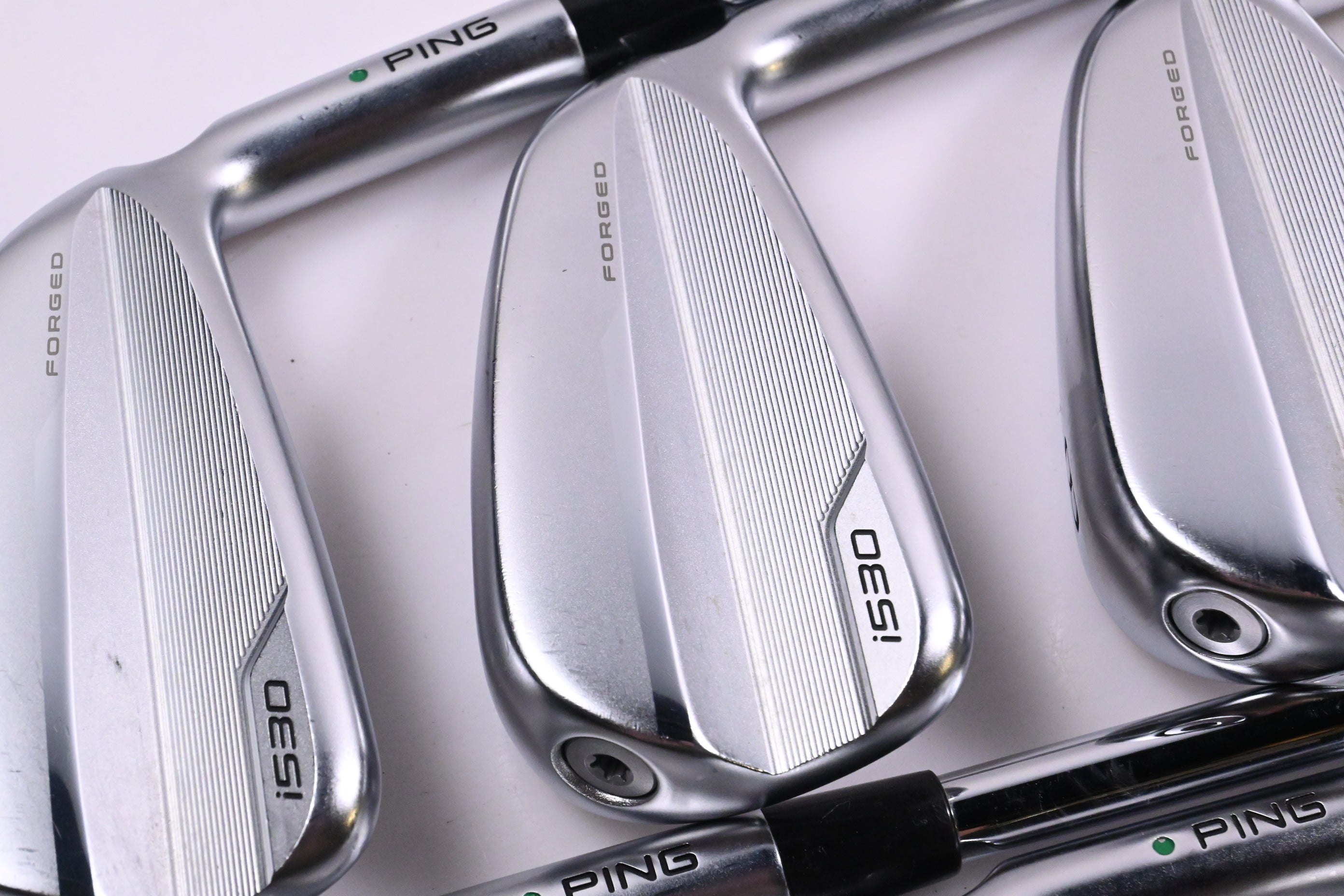 Ping i530 Irons / 6-PW+GW / Green Dot / Regular Flex Ping AWT 3.0 Shafts