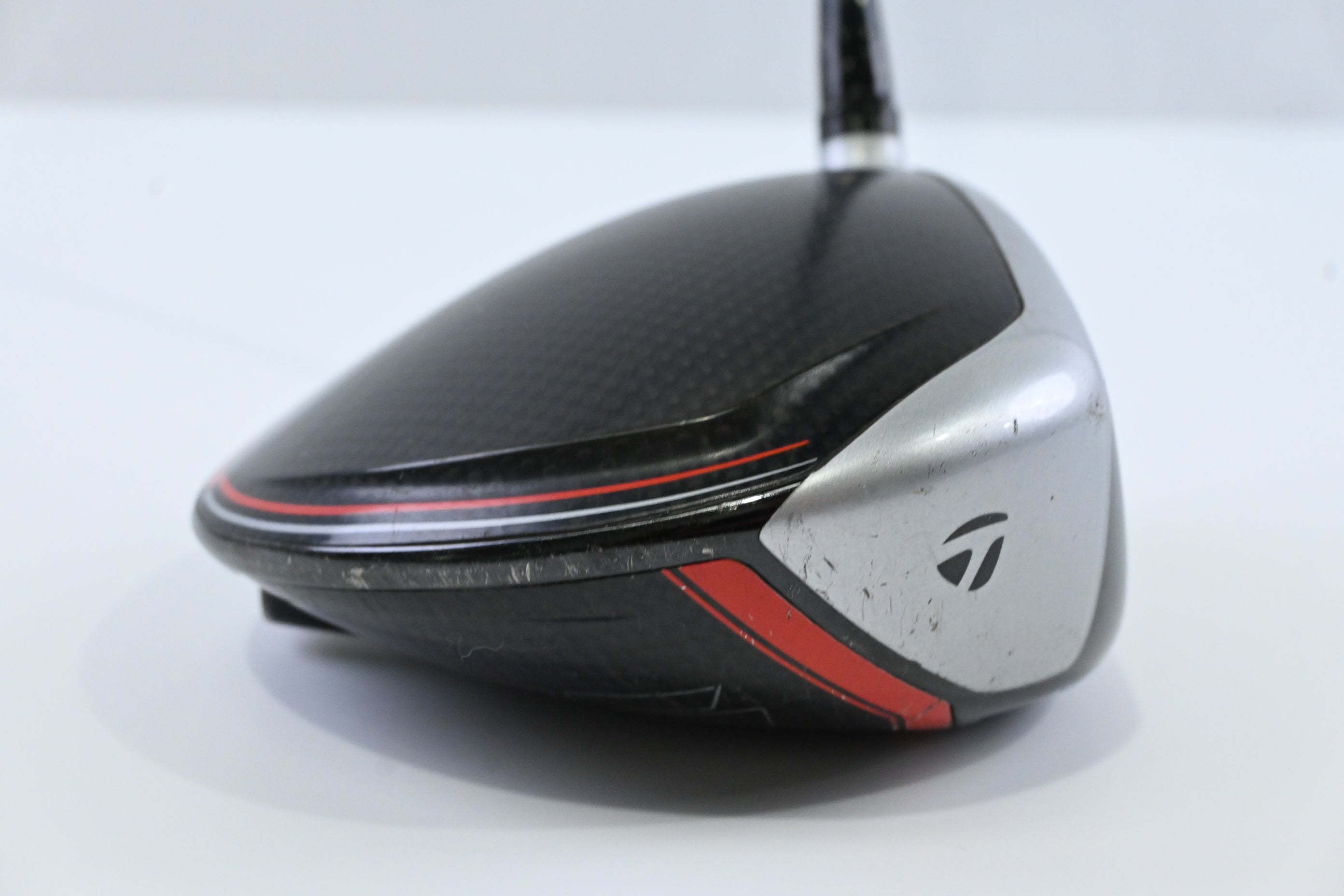 Taylormade M6 Driver / 10.5 Degree / Regular Flex Fujikura Atmos Orange 5 Shaft