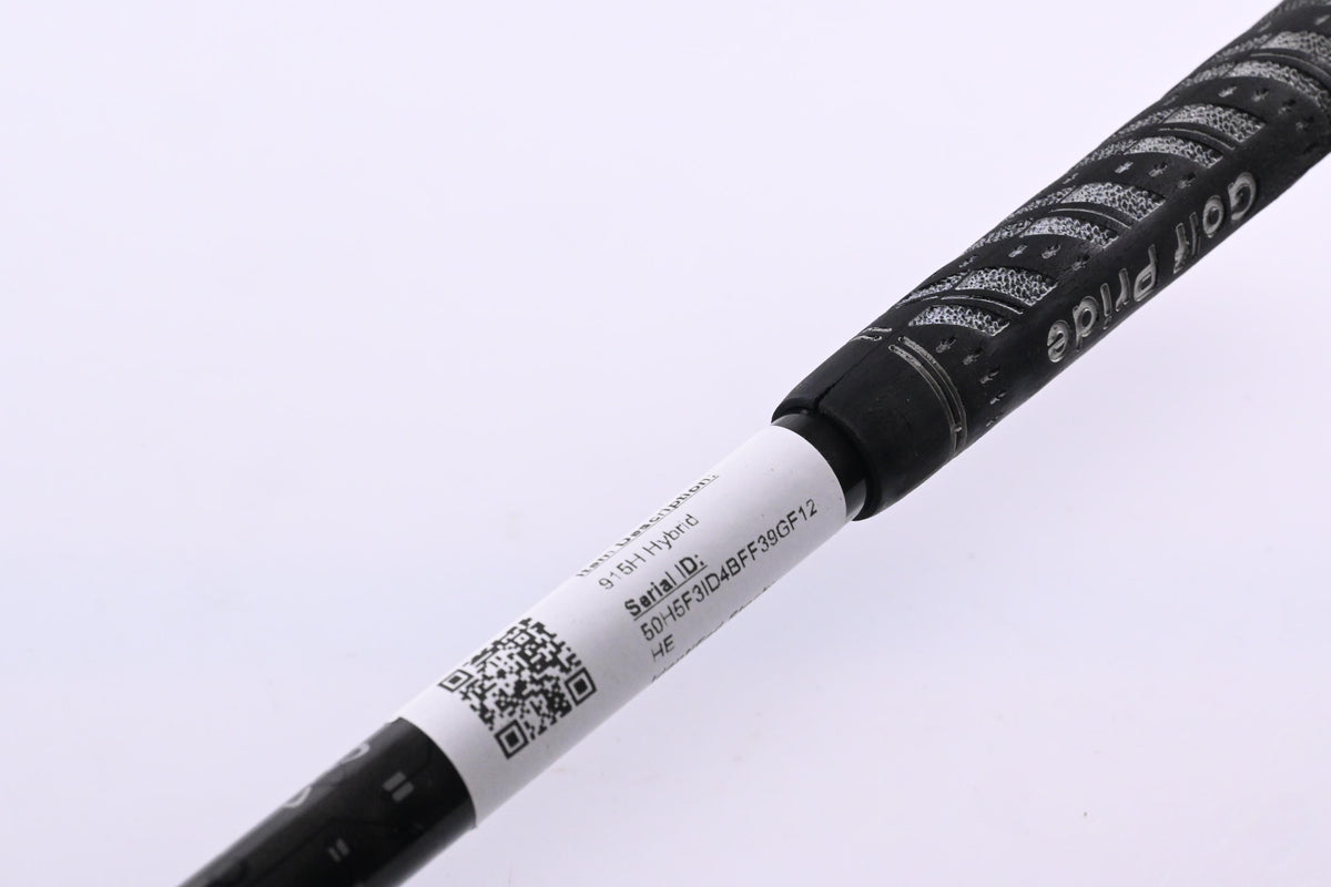 Titleist 915H #2 Hybrid / 17.5 Degree / Stiff Flex Aldila Rogue Black 85 Shaft