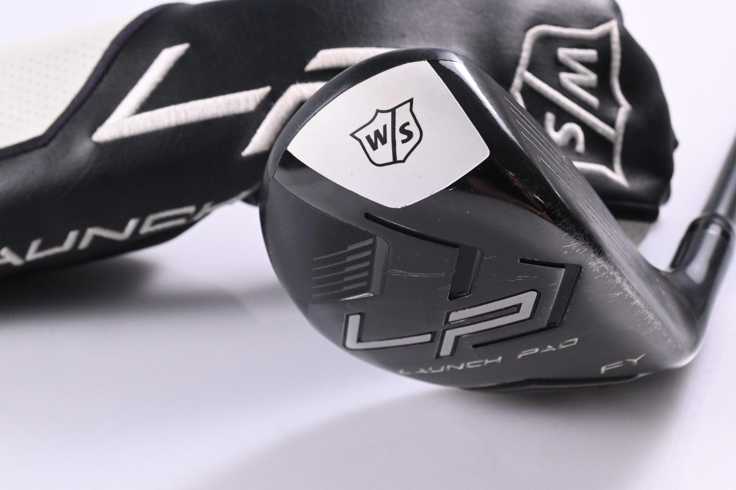Wilson Launch Pad #3 Hybrid / 19.5 Degree / Regular Flex Helium Black 66g Shaft