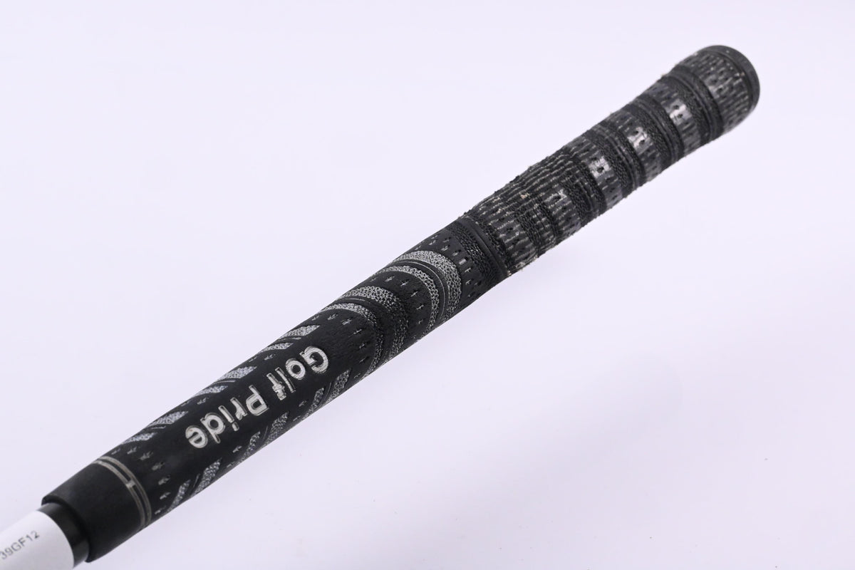 Titleist 915H #2 Hybrid / 17.5 Degree / Stiff Flex Aldila Rogue Black 85 Shaft