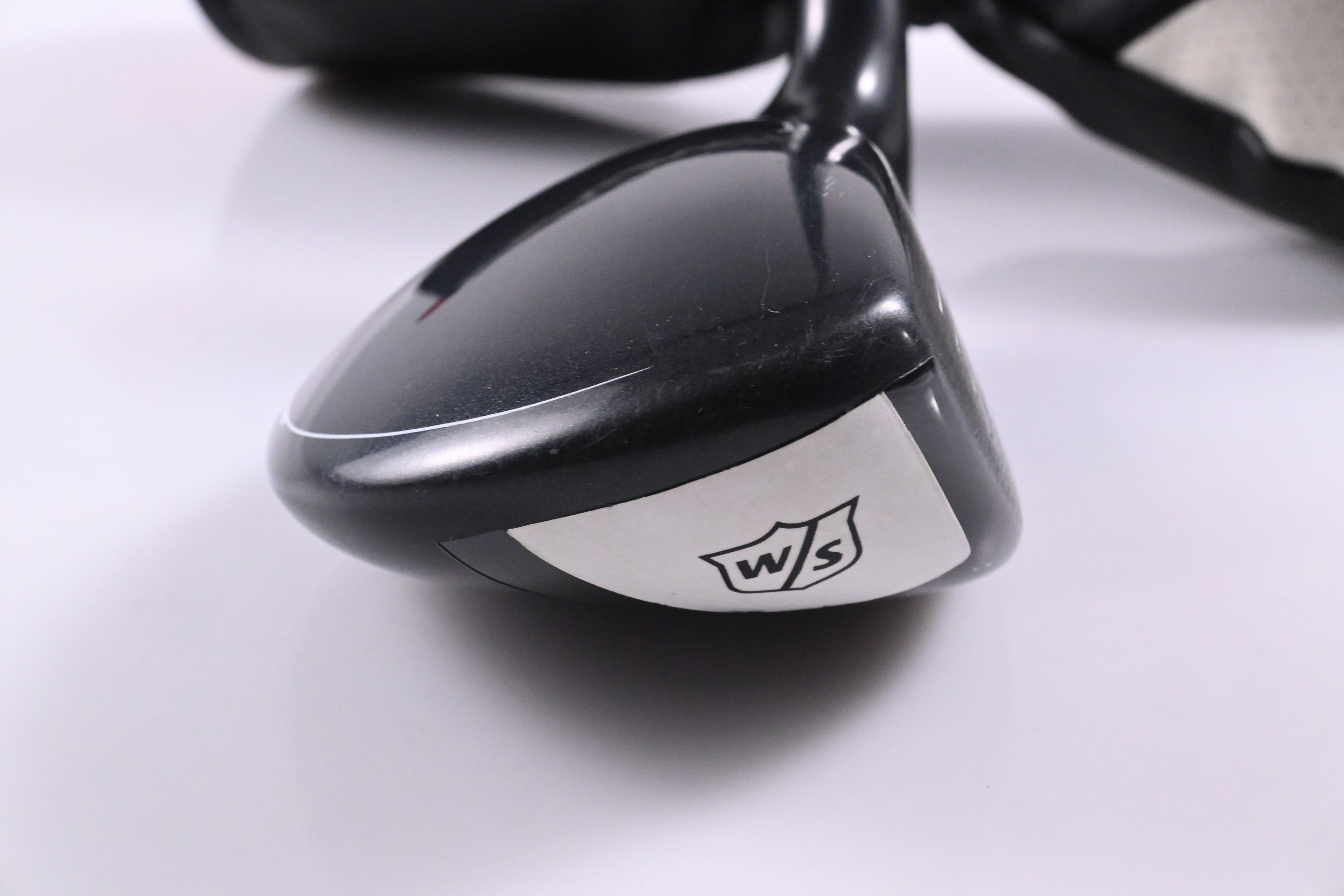 Wilson Launch Pad #3 Hybrid / 19.5 Degree / Regular Flex Helium Black 66g Shaft