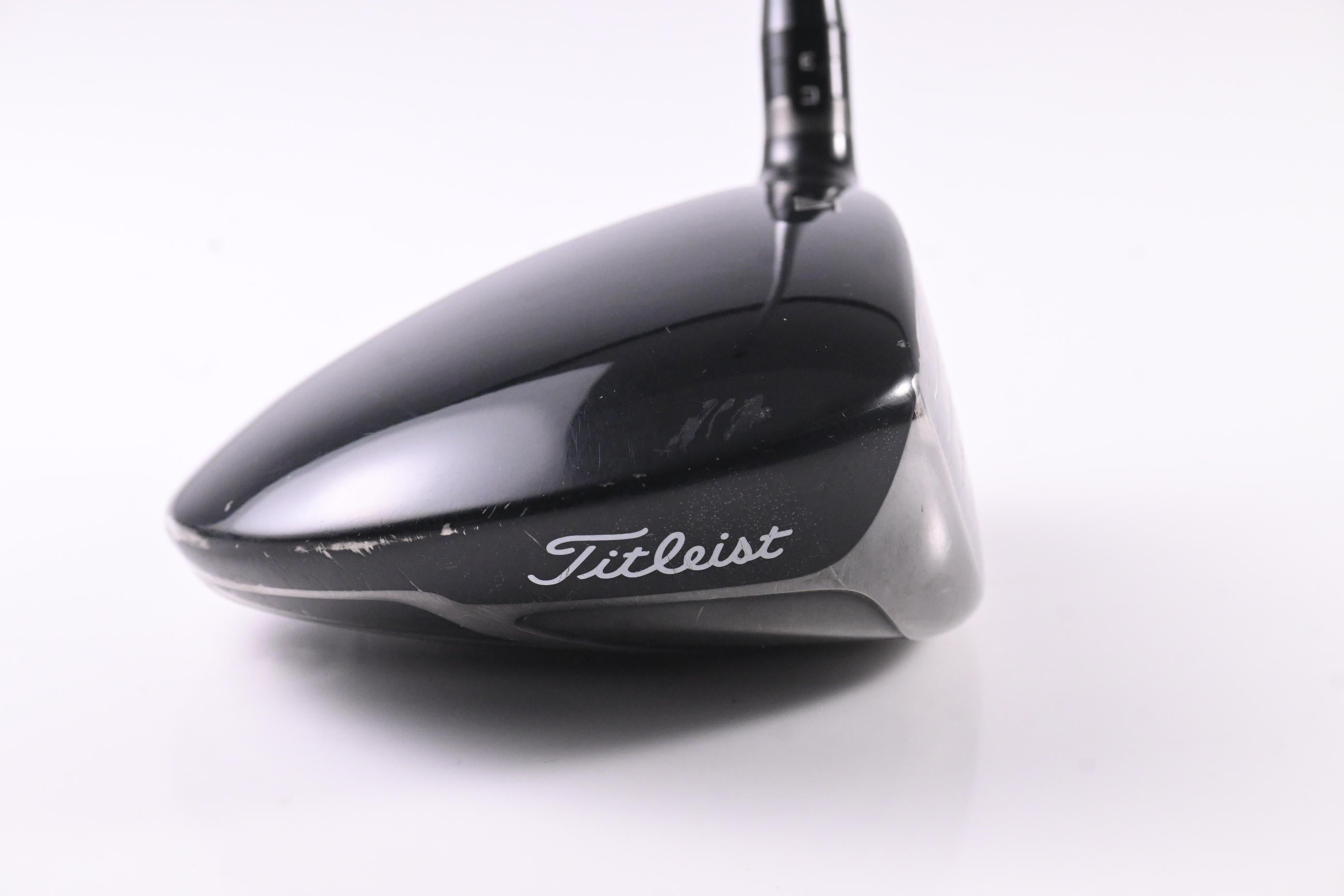 Titleist 910 D2 Driver / 10.5 Degree / Stiff Flex Aldila Ascent Red 60 Shaft