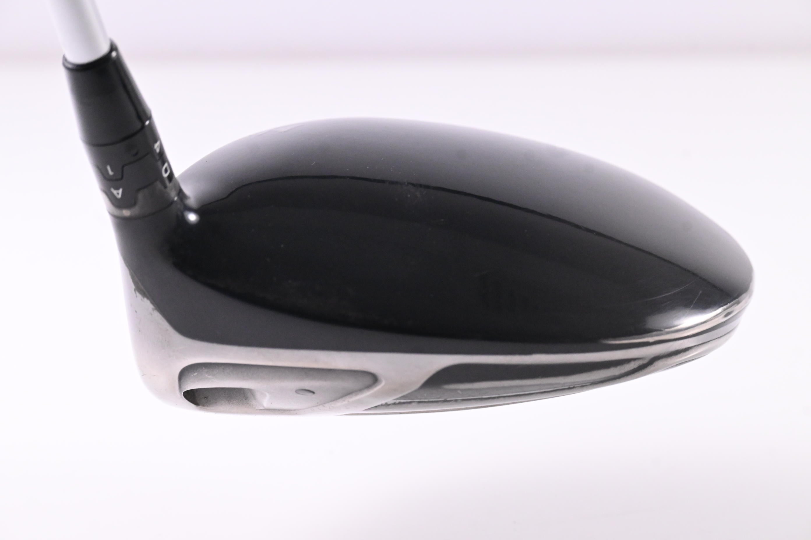 Titleist 910 D2 Driver / 10.5 Degree / Stiff Flex Aldila Ascent Red 60 Shaft