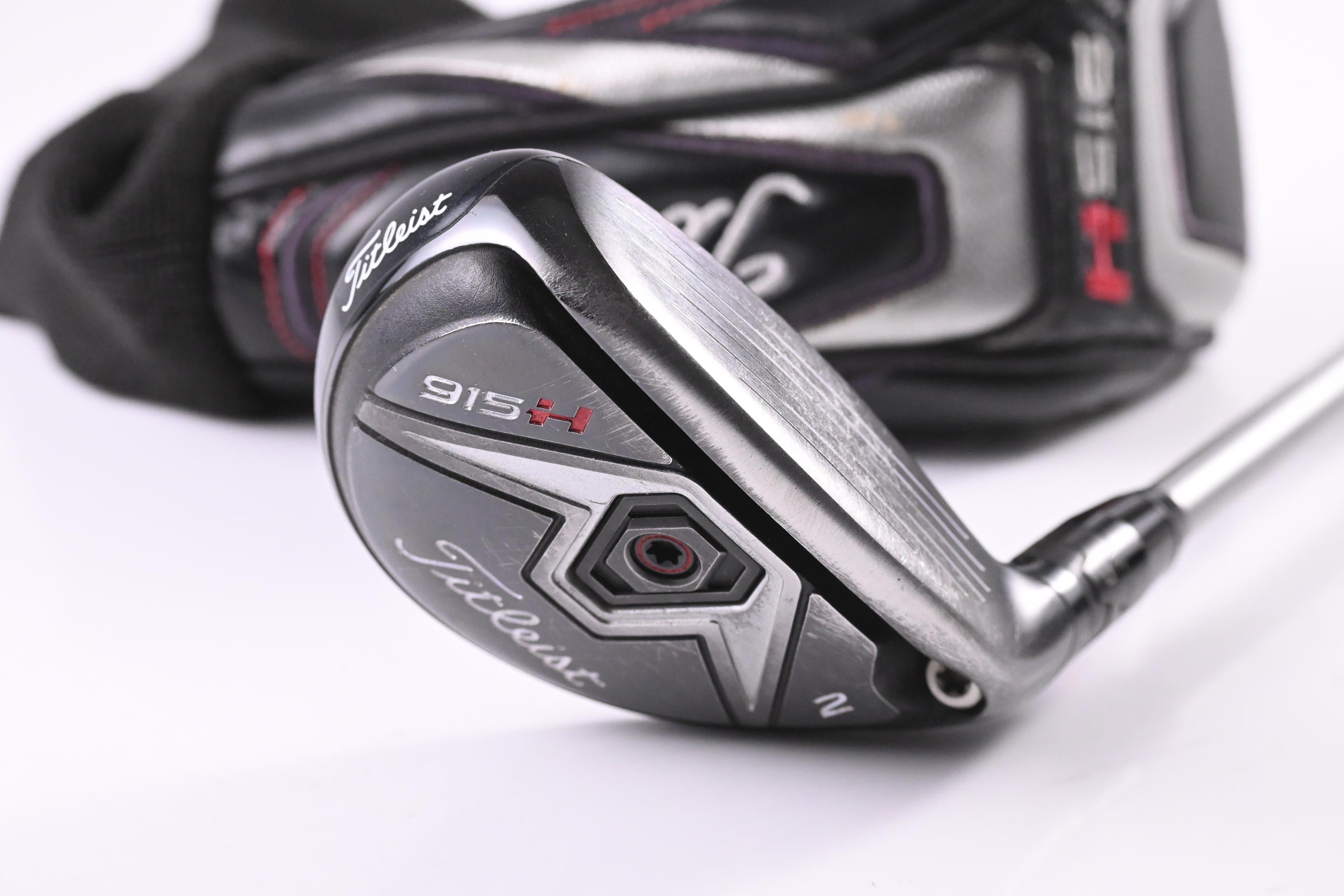 Titleist 915H #2 Hybrid / 18 Degree / Stiff Flex Diamana D+ White 90 Shaft
