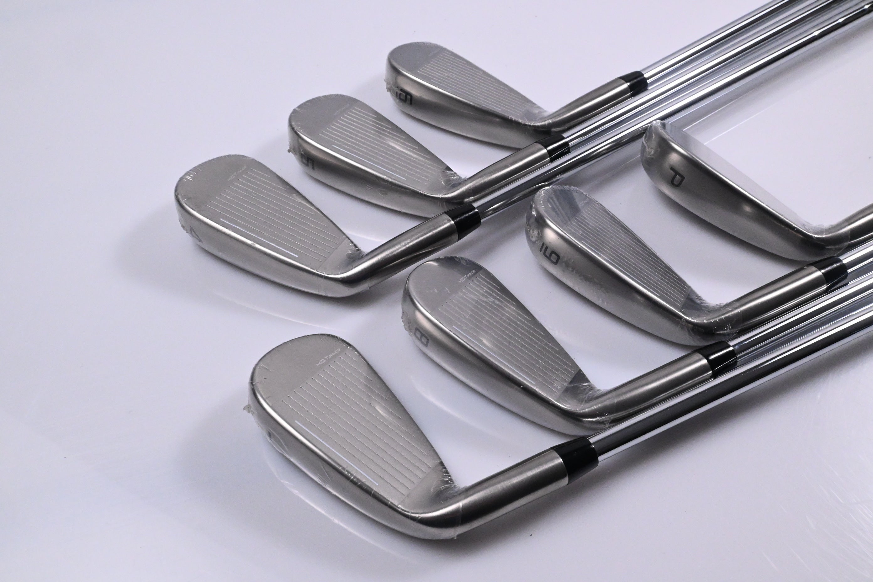 Cobra DS-Adapt Irons / 4-PW / Regular Flex KBS Tour Lite Shafts