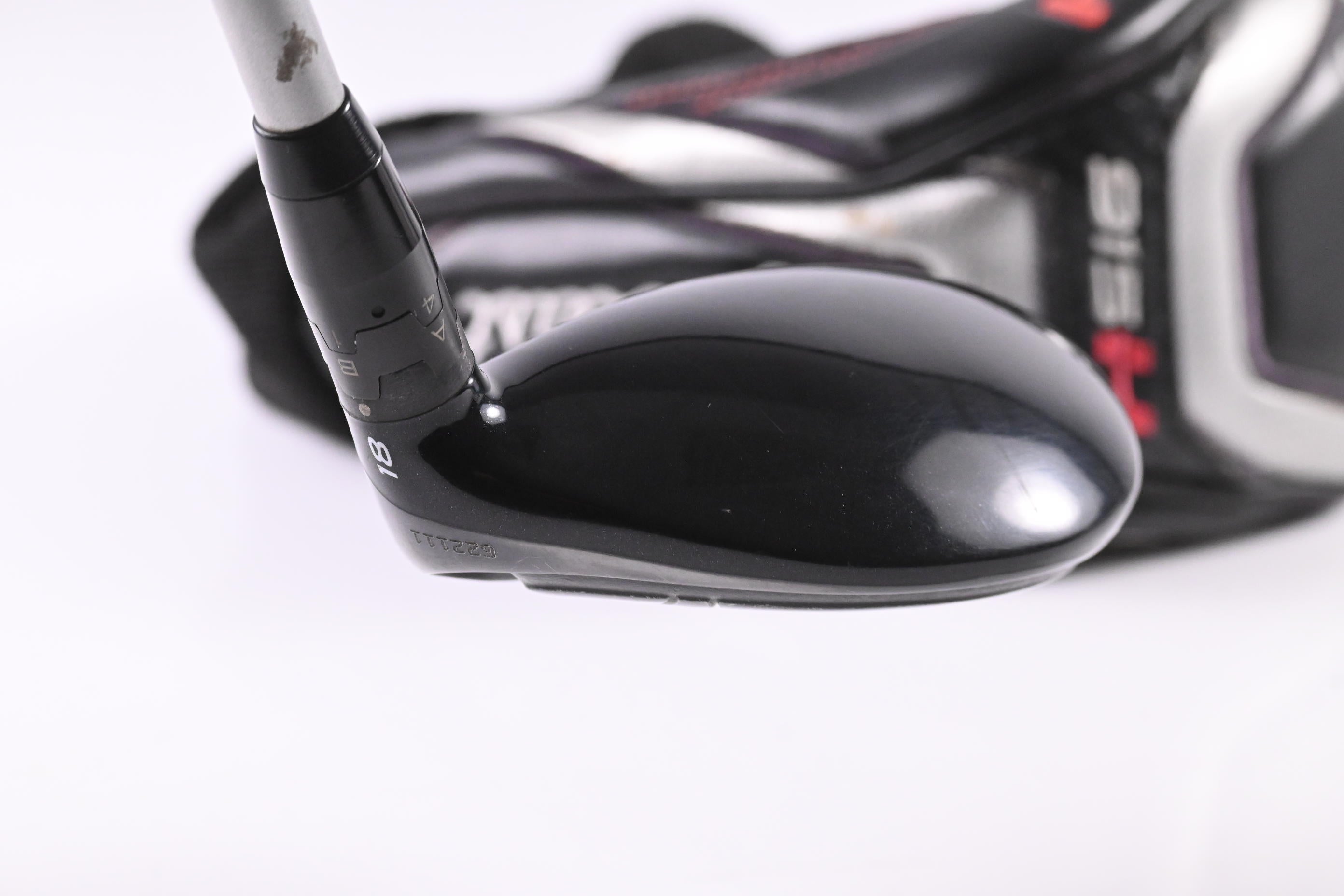 Titleist 915H #2 Hybrid / 18 Degree / Stiff Flex Diamana D+ White 90 Shaft