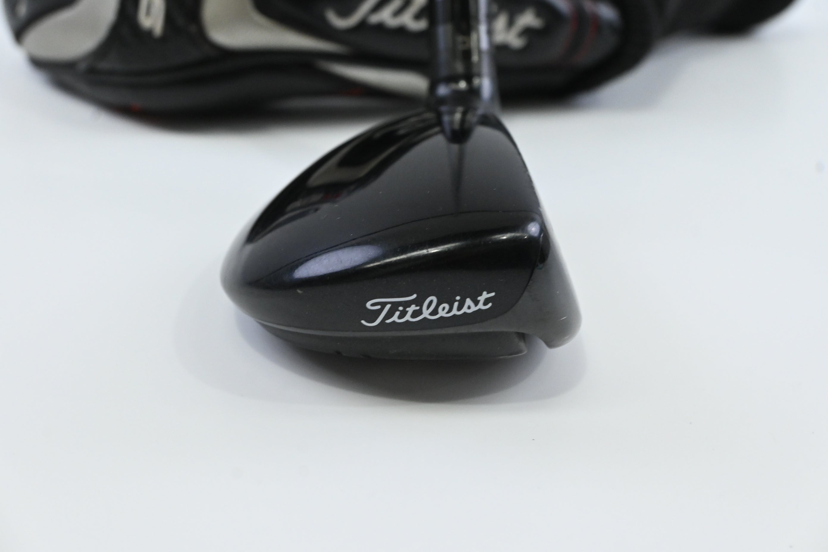 Titleist 915H #3 Hybrid / 21 Degree / Regular Flex Diamana M+ 60 Shaft