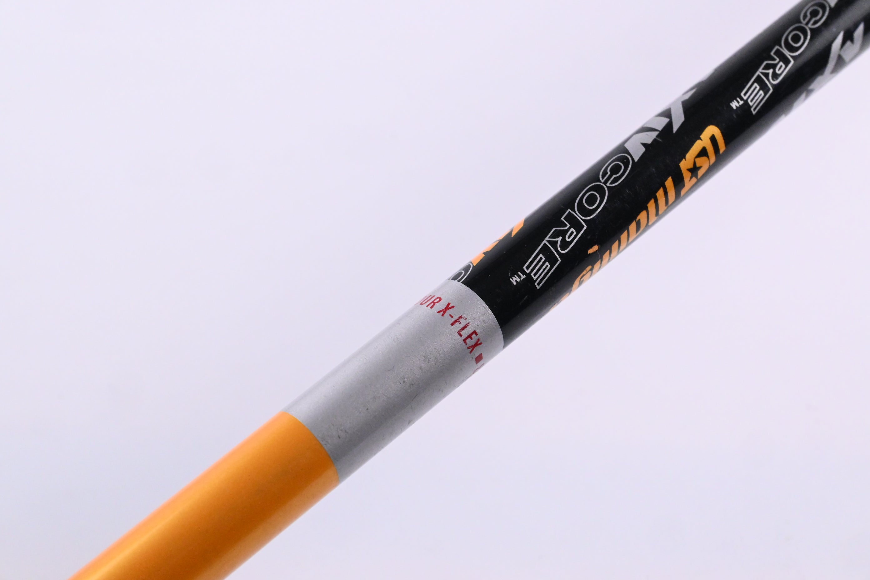 Titleist 915H #2 Hybrid / 18 Degree / X-Flex UST Mamiya ProForce Axiv Core 85