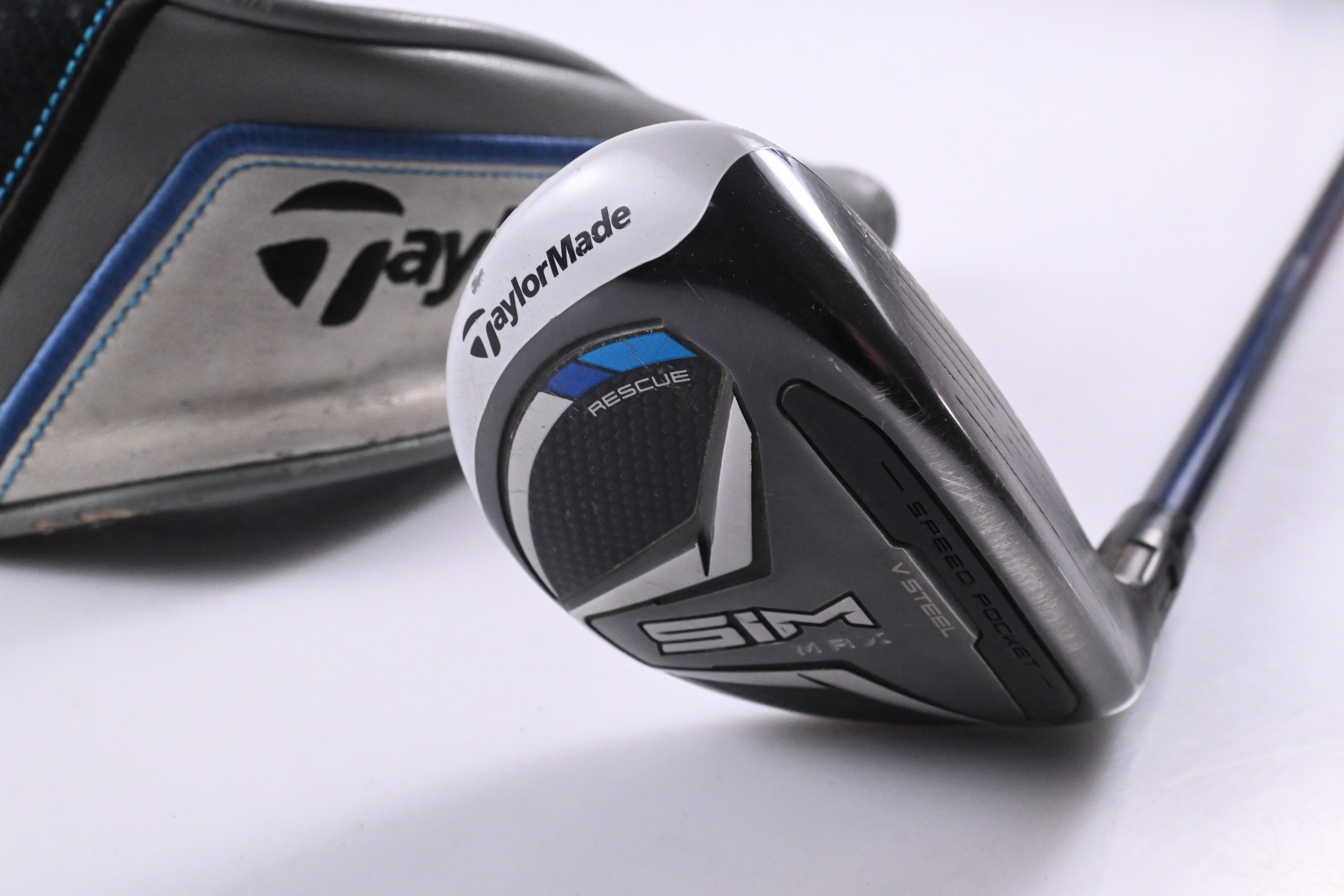 Taylormade SIM Max #3 Hybrid / 19 Degree / Stiff Flex Ventus Blue 7 Shaft
