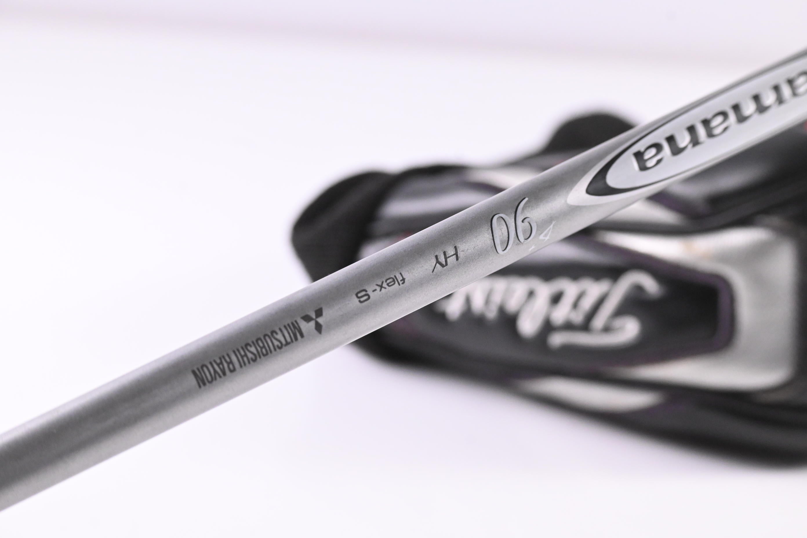 Titleist 915H #2 Hybrid / 18 Degree / Stiff Flex Diamana D+ White 90 Shaft