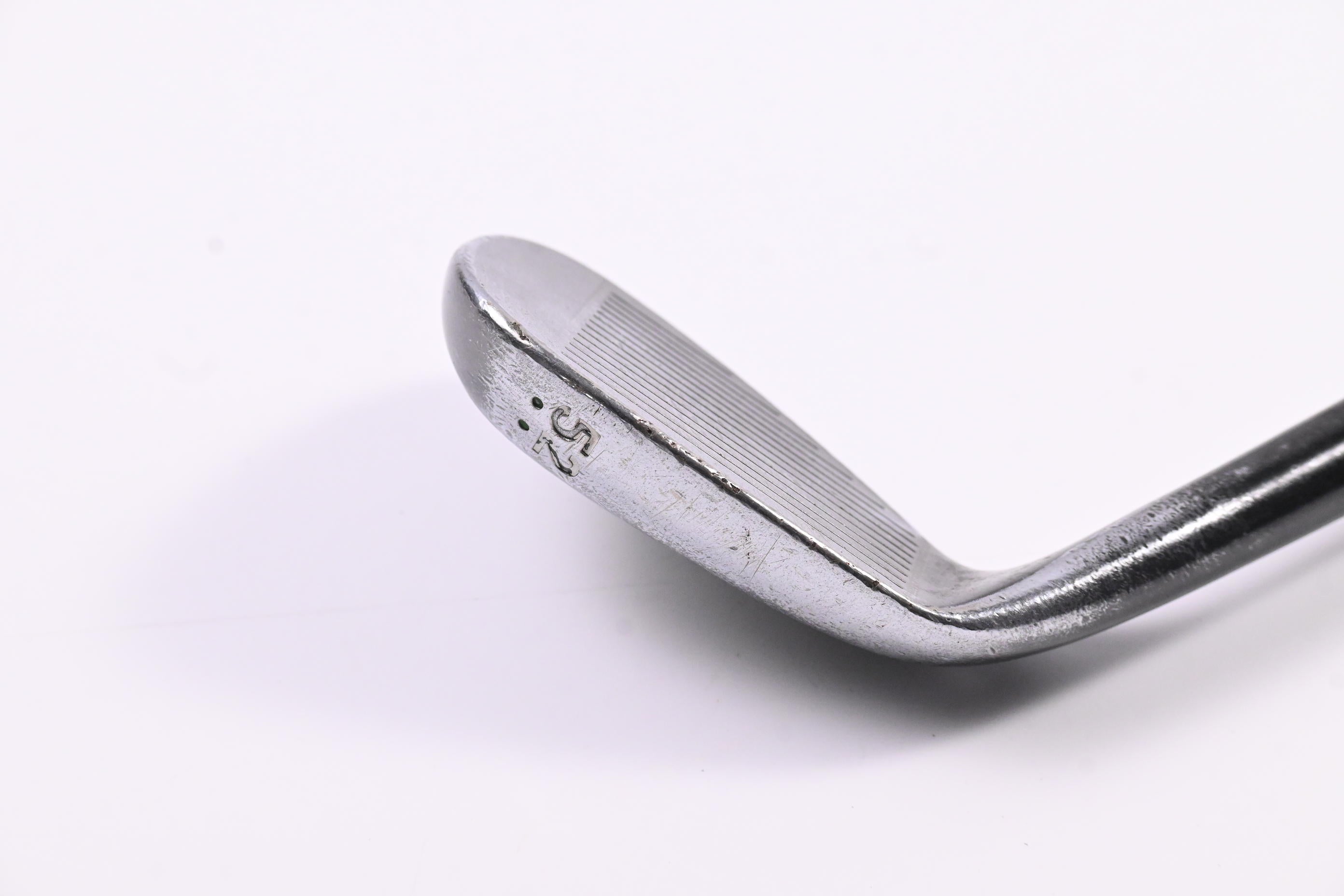 Cleveland 588 RTX Custom Gap Wedge / 52 Degree / Wedge Flex Steel Shaft