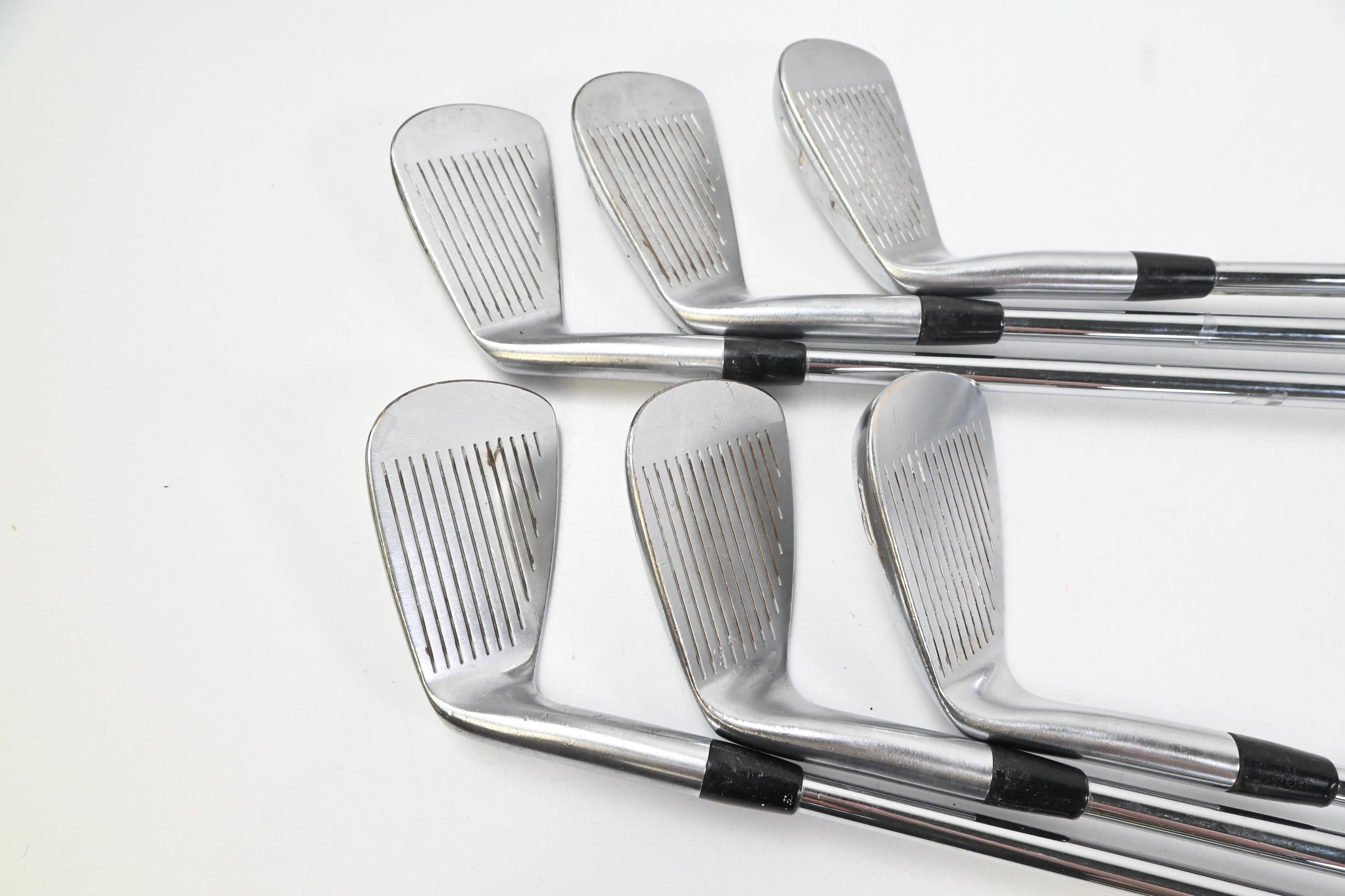 Titleist 690.MB Irons / 5-PW / Stiff Flex Dynamic Gold S300 Steel Shaft