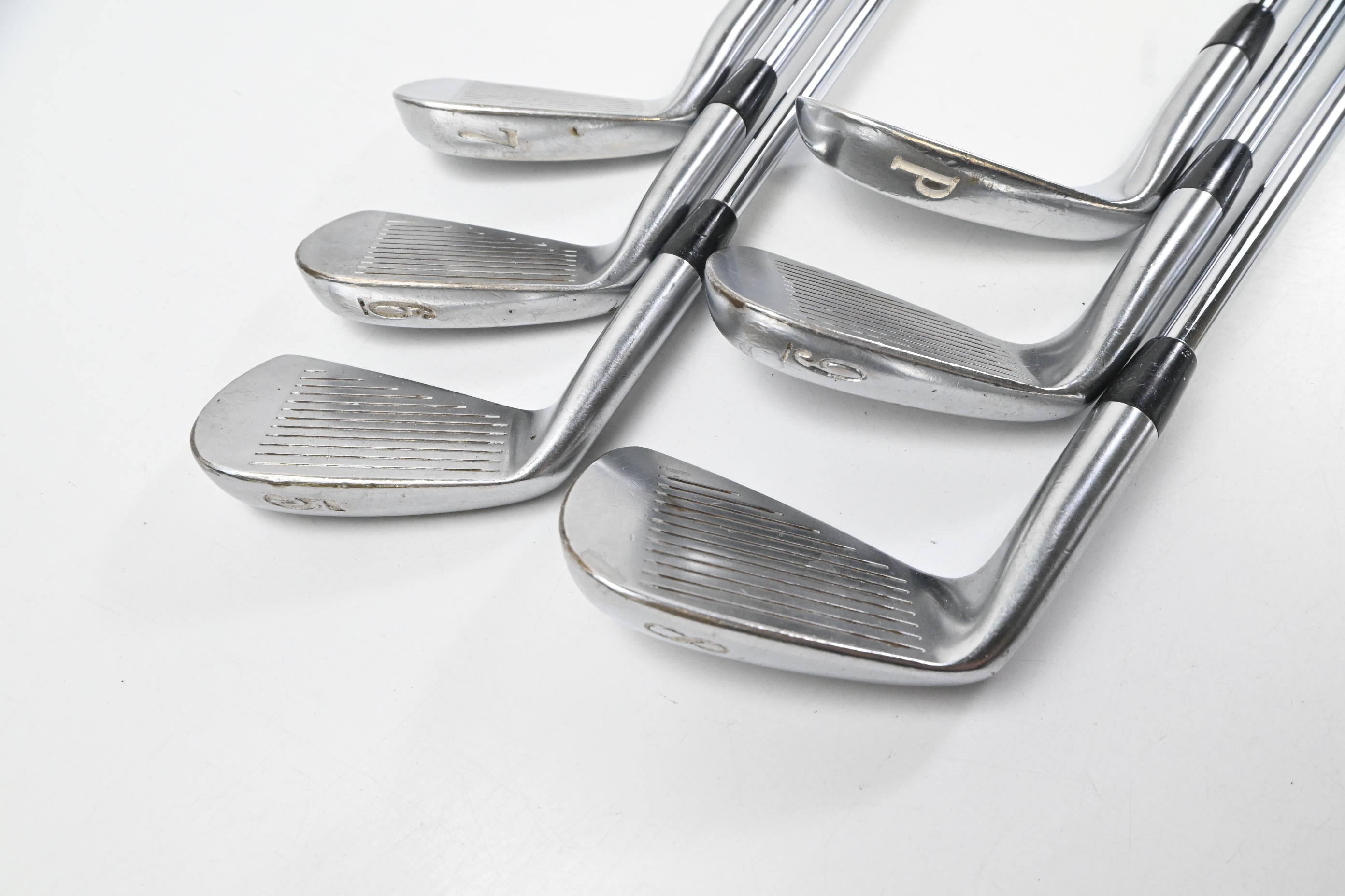 Titleist 690.MB Irons / 5-PW / Stiff Flex Dynamic Gold S300 Steel Shaft